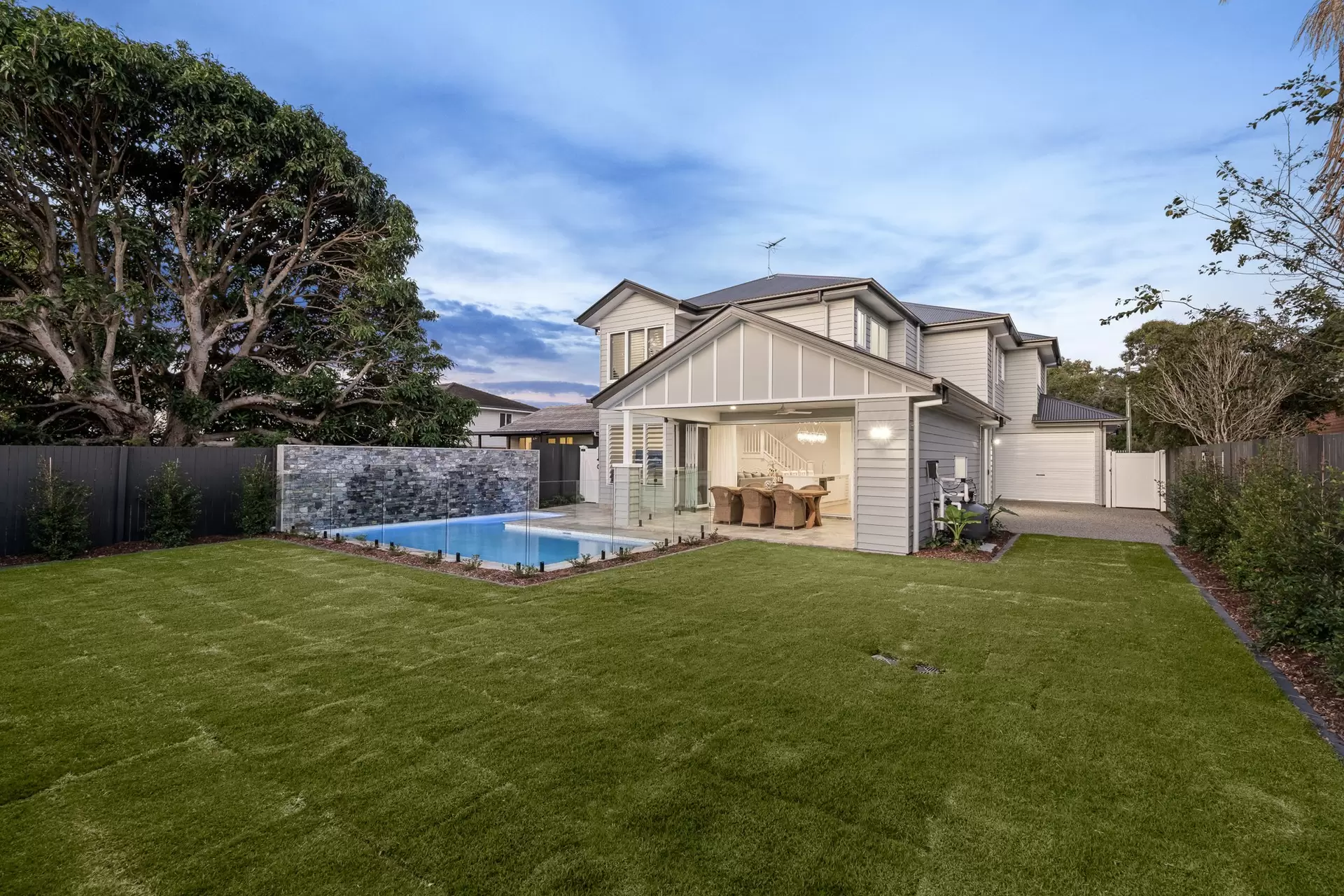 20 Frankit Street, Wavell Heights Sold by Queensland Sotheby's International Realty - image 1