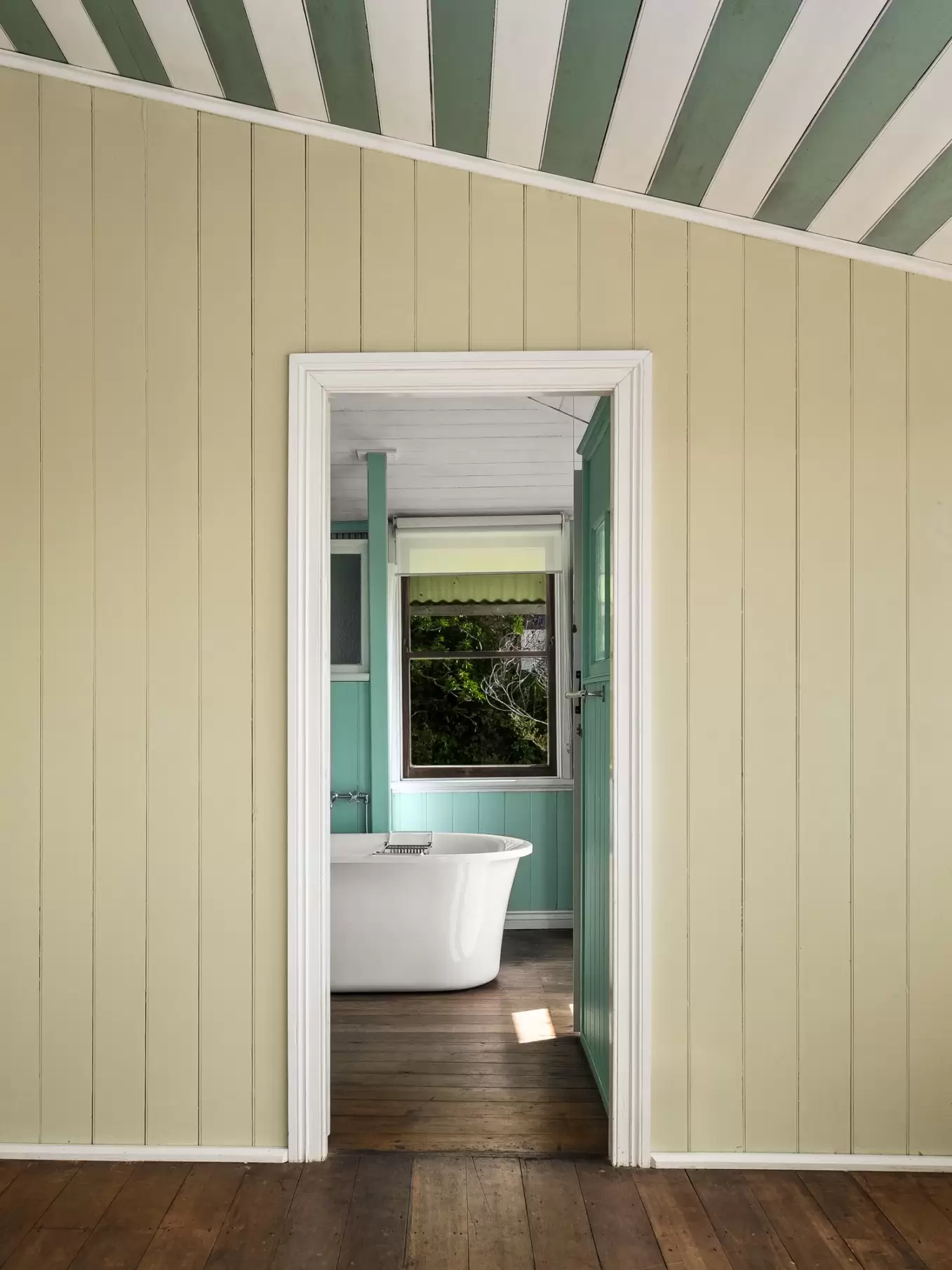51 Bellevue Terrace, Clayfield Sold by Queensland Sotheby's International Realty - image 1