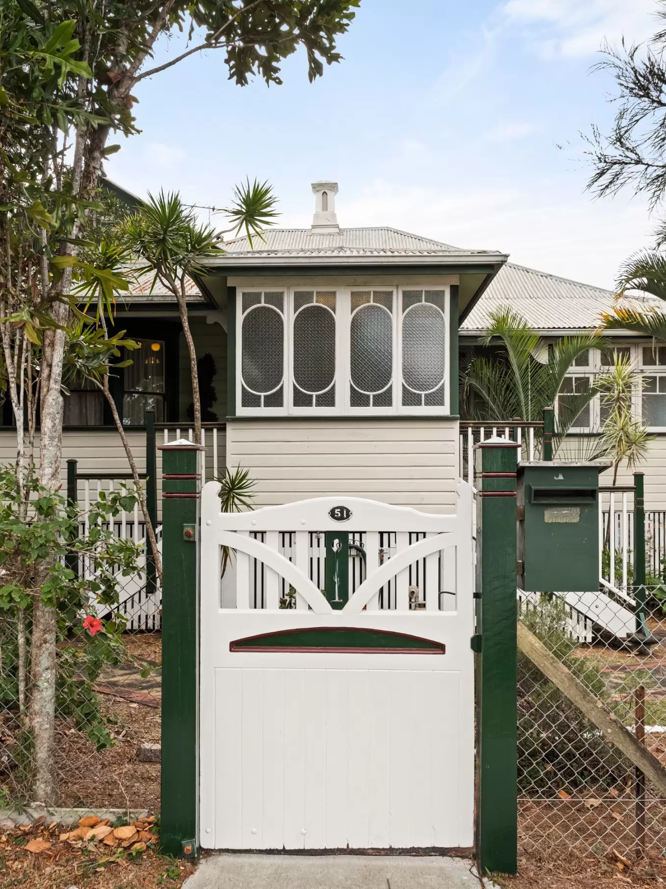51 Bellevue Terrace, Clayfield Sold by Queensland Sotheby's International Realty - image 1