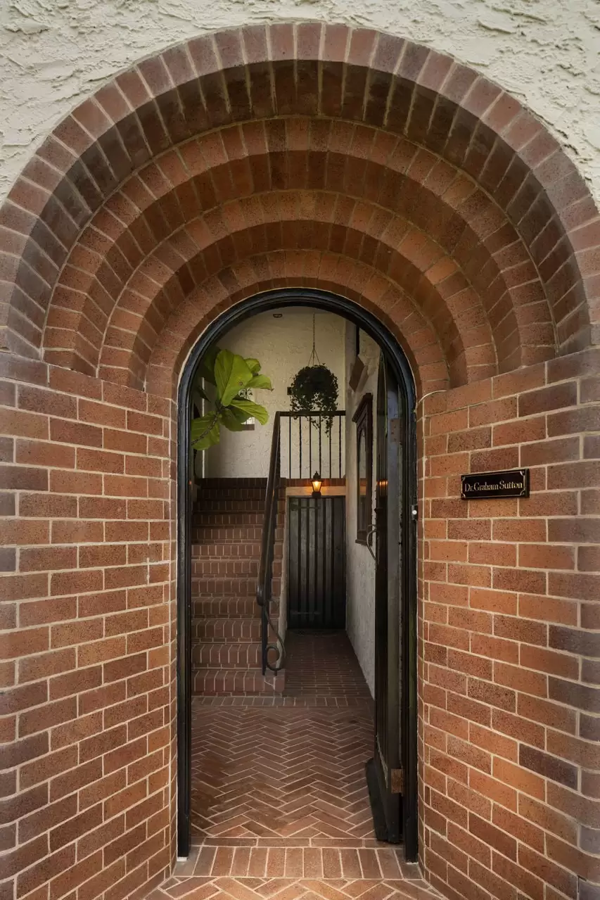 12 Ascot Street, Ascot Sold by Queensland Sotheby's International Realty - image 1