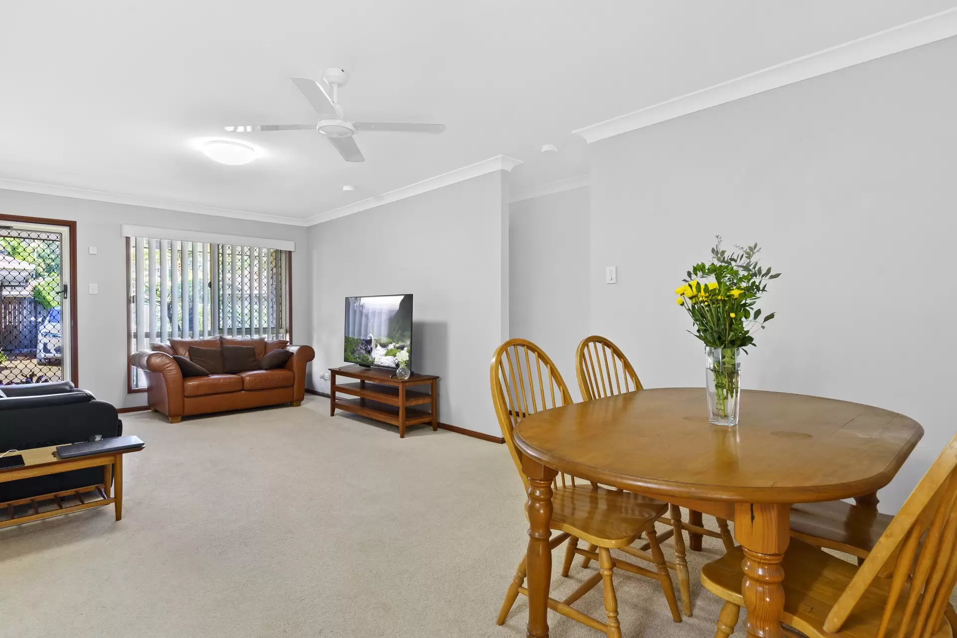 29/124-132 Wellington Street, Ormiston Sold by Queensland Sotheby's International Realty - image 1