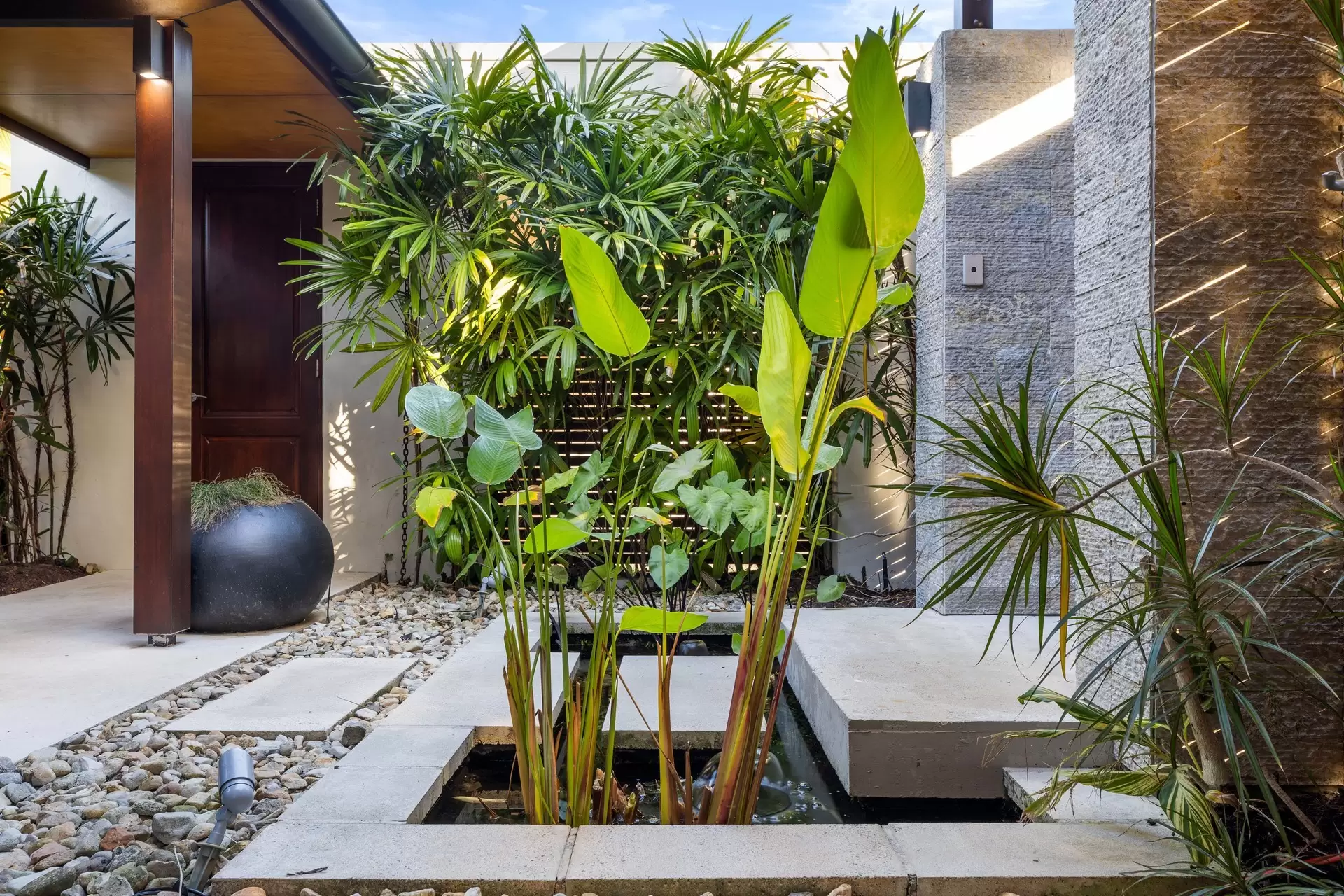 41 Bale Drive, Port Douglas Sold by Queensland Sotheby's International Realty - image 1