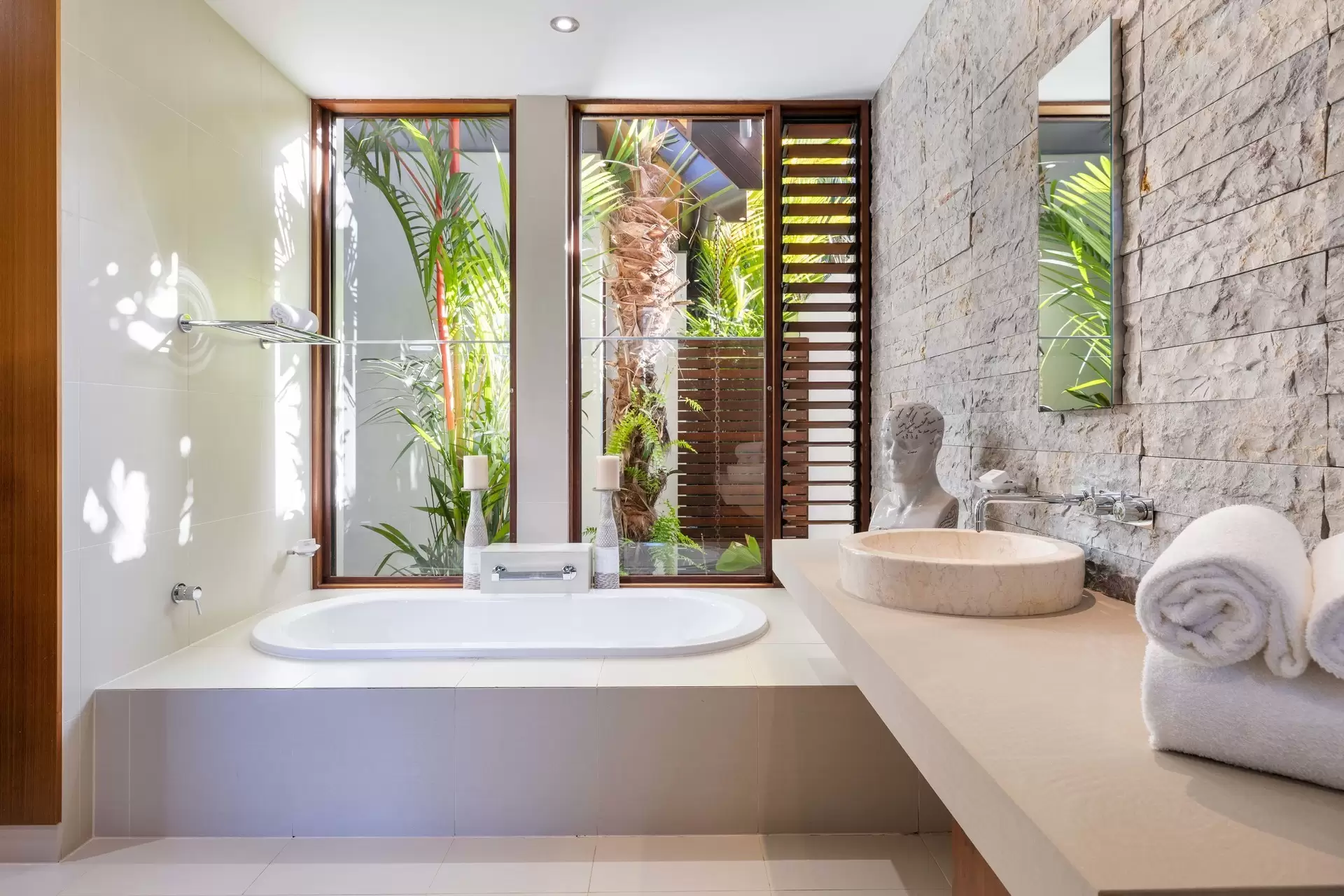 41 Bale Drive, Port Douglas Sold by Queensland Sotheby's International Realty - image 1