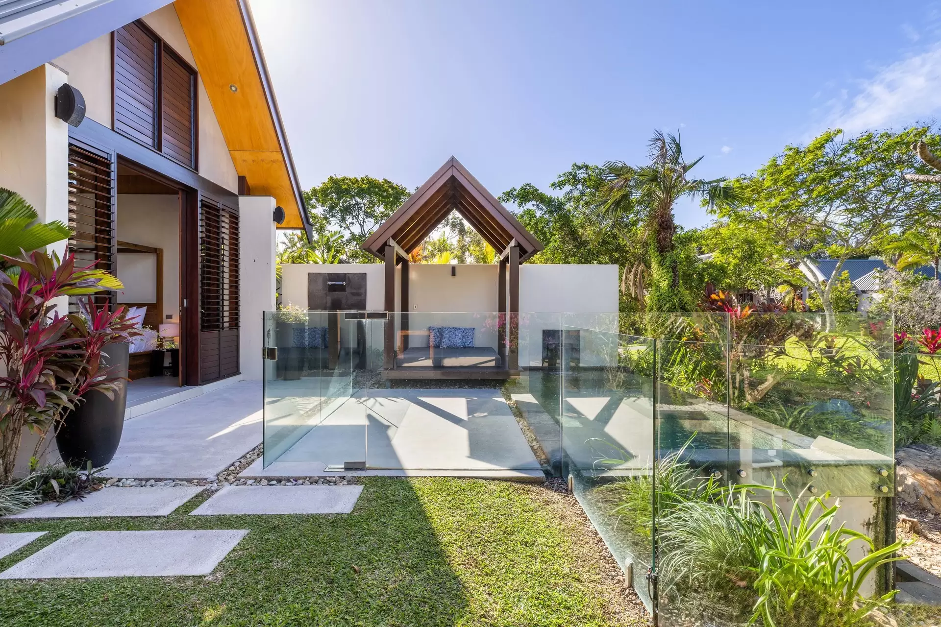 41 Bale Drive, Port Douglas Sold by Queensland Sotheby's International Realty - image 1