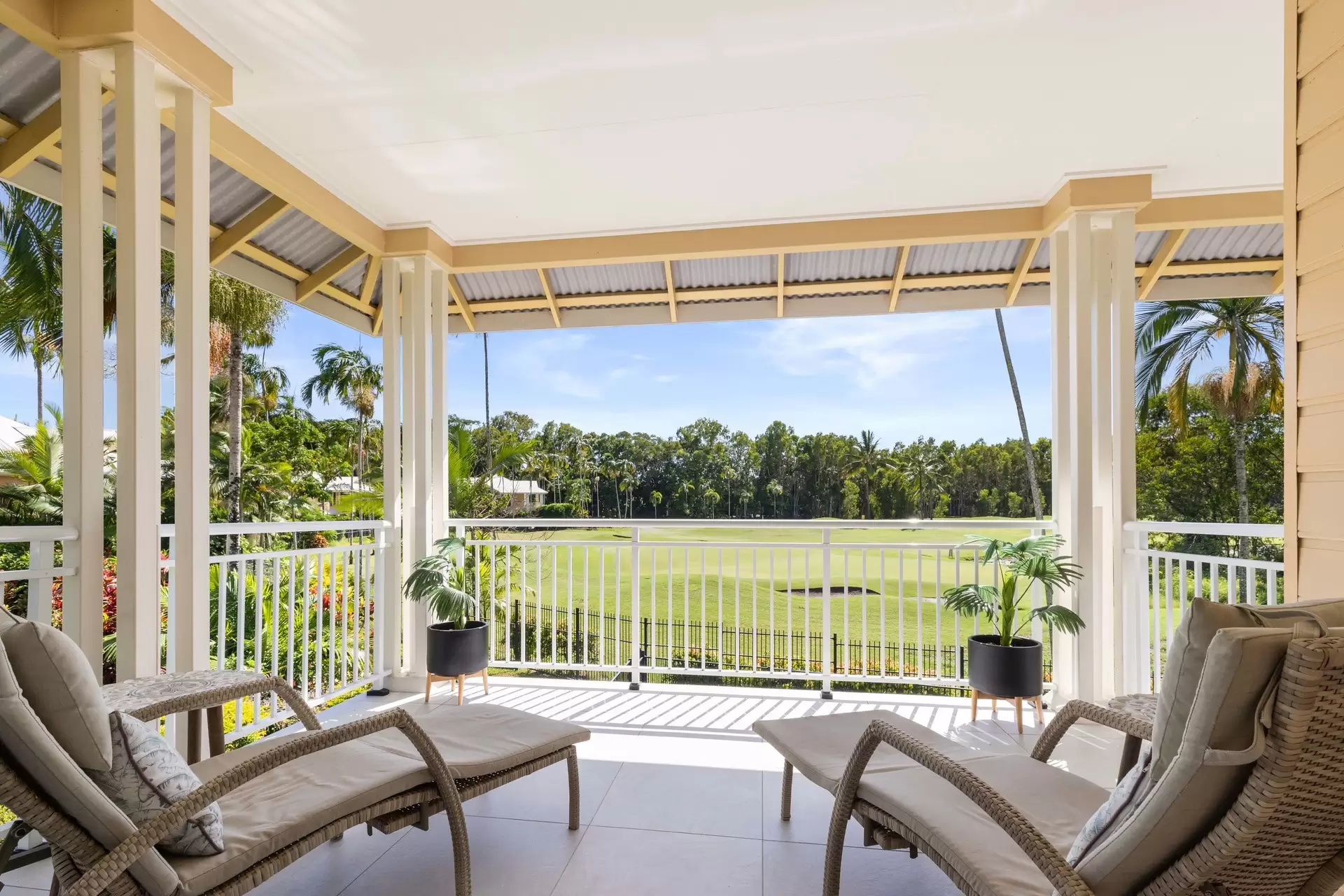 11/24-70 Nautilus Street, Port Douglas Sold by  - image 1
