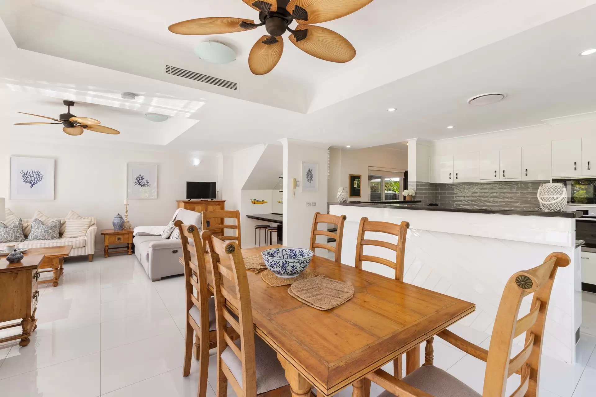 11/24-70 Nautilus Street, Port Douglas Sold by  - image 1