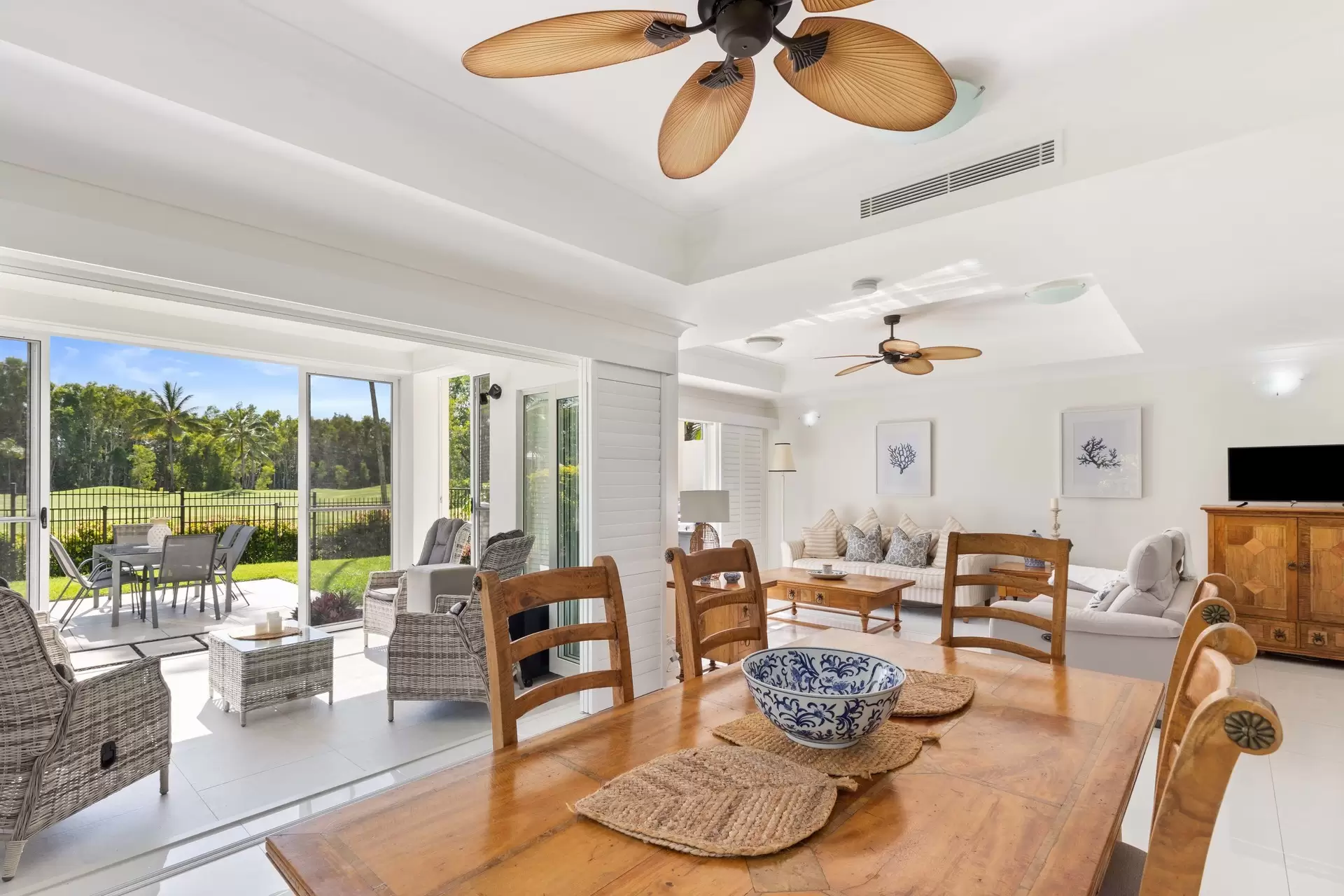 11/24-70 Nautilus Street, Port Douglas Sold by  - image 1