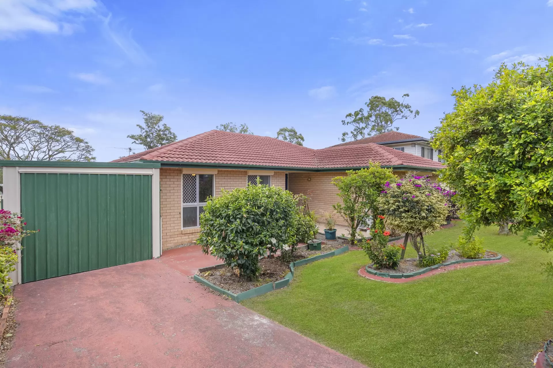 27 Diana Street, Capalaba Sold by Queensland Sotheby's International Realty - image 1