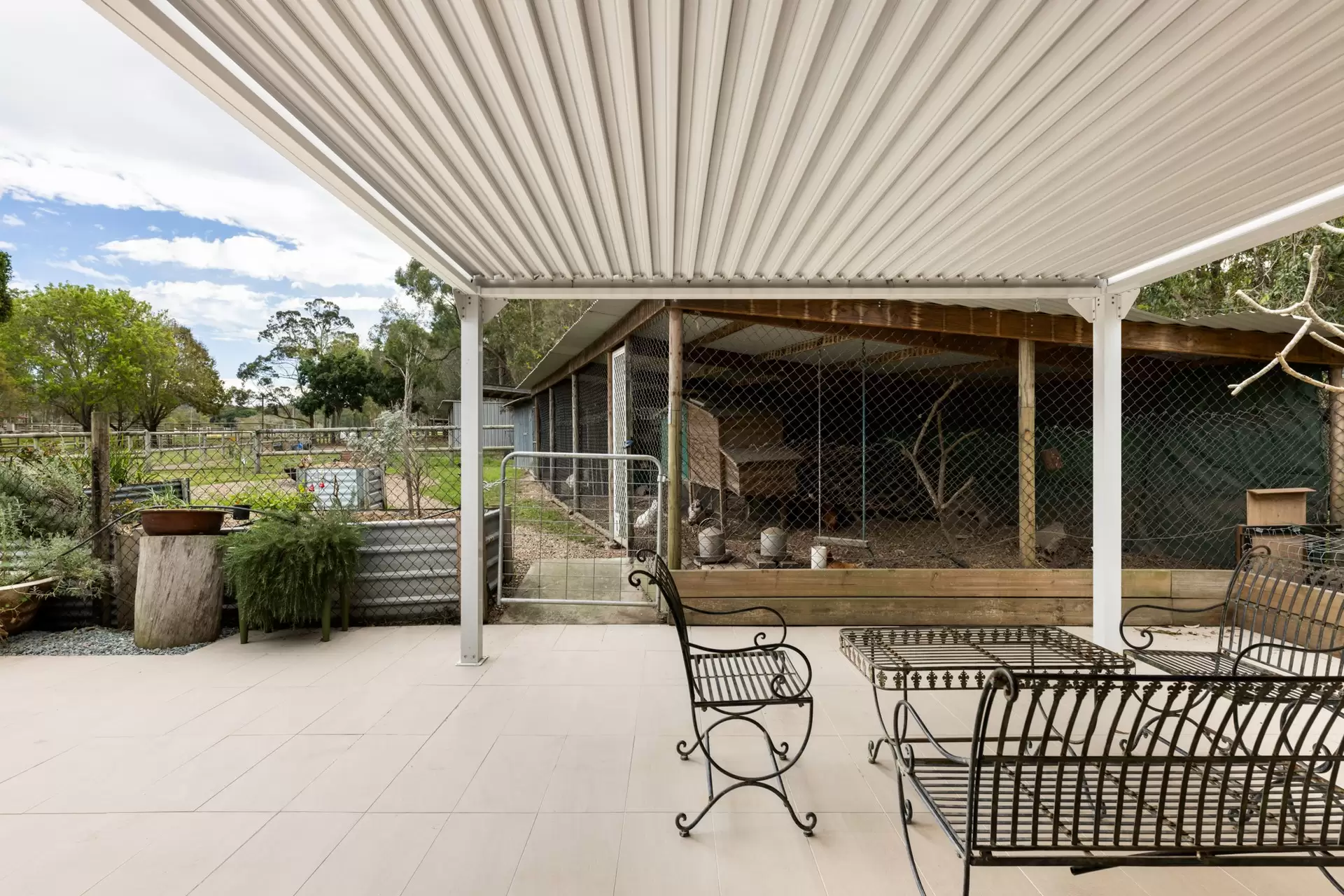 181 Bacton Road, Chandler Sold by Queensland Sotheby's International Realty - image 1