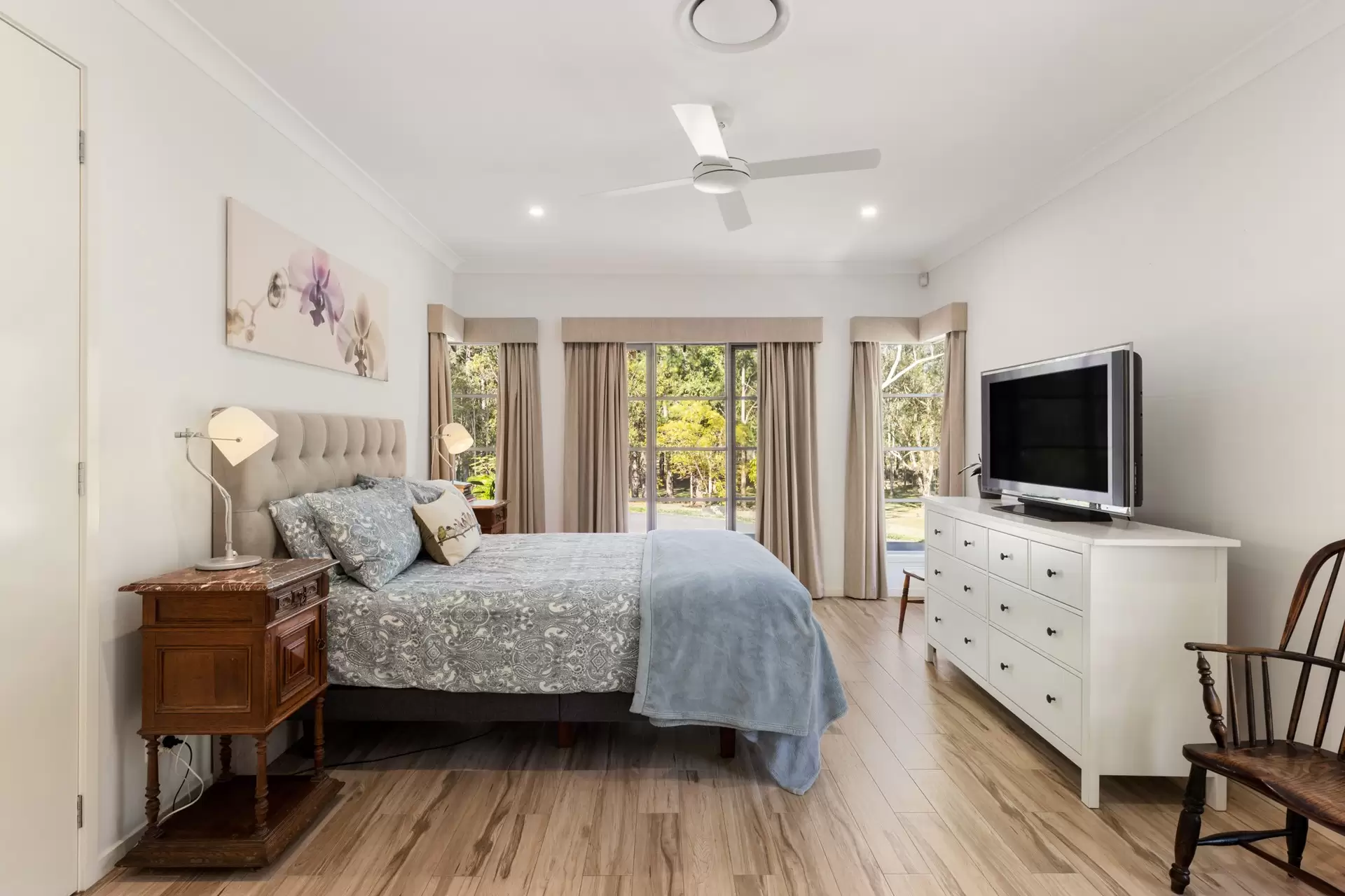 181 Bacton Road, Chandler Sold by Queensland Sotheby's International Realty - image 1