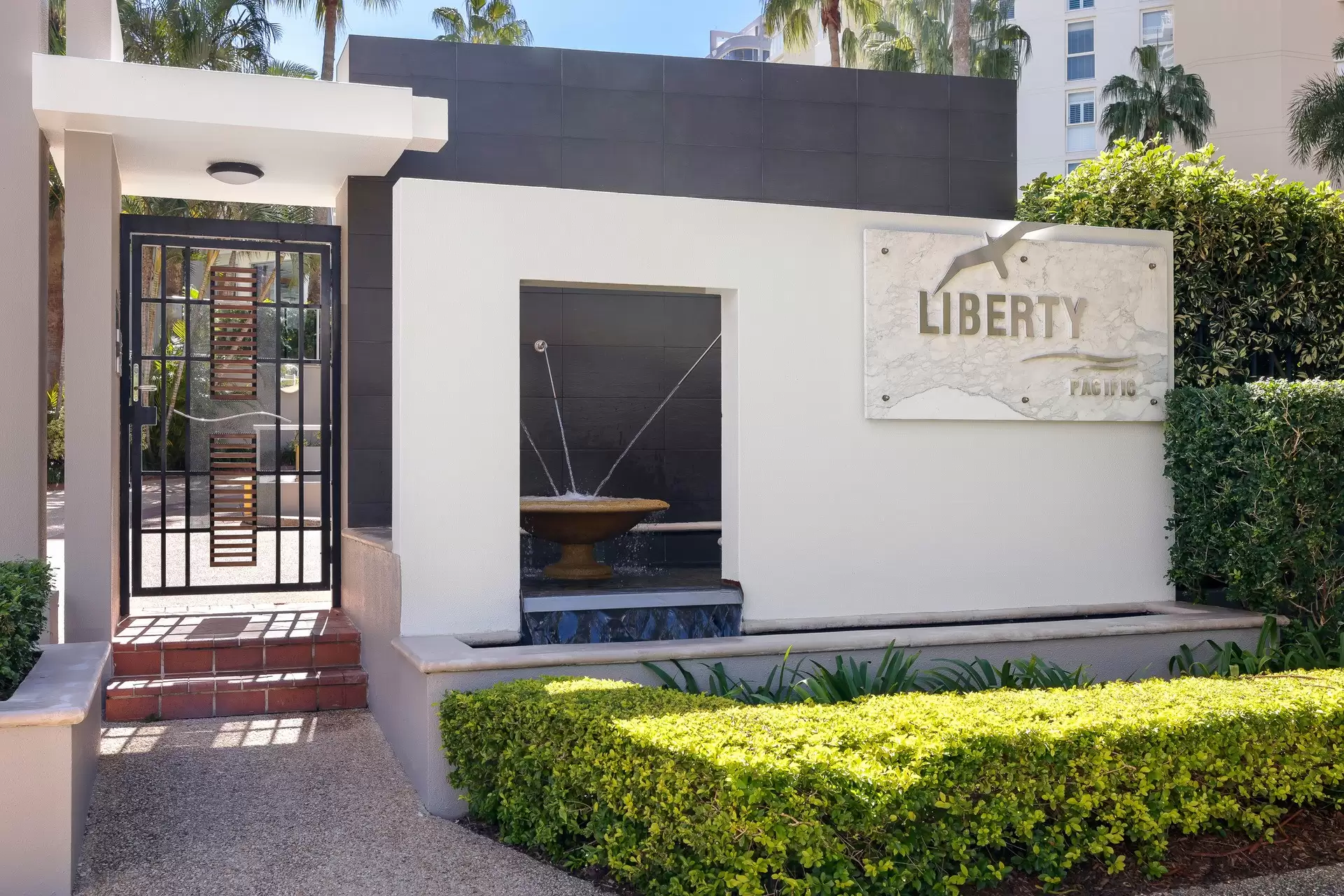 1002/1 Lennie Avenue, Main Beach Sold by Queensland Sotheby's International Realty - image 1