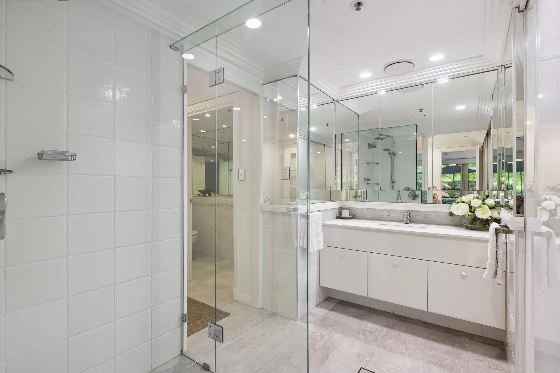 1002/1 Lennie Avenue, Main Beach Sold by Queensland Sotheby's International Realty - image 1