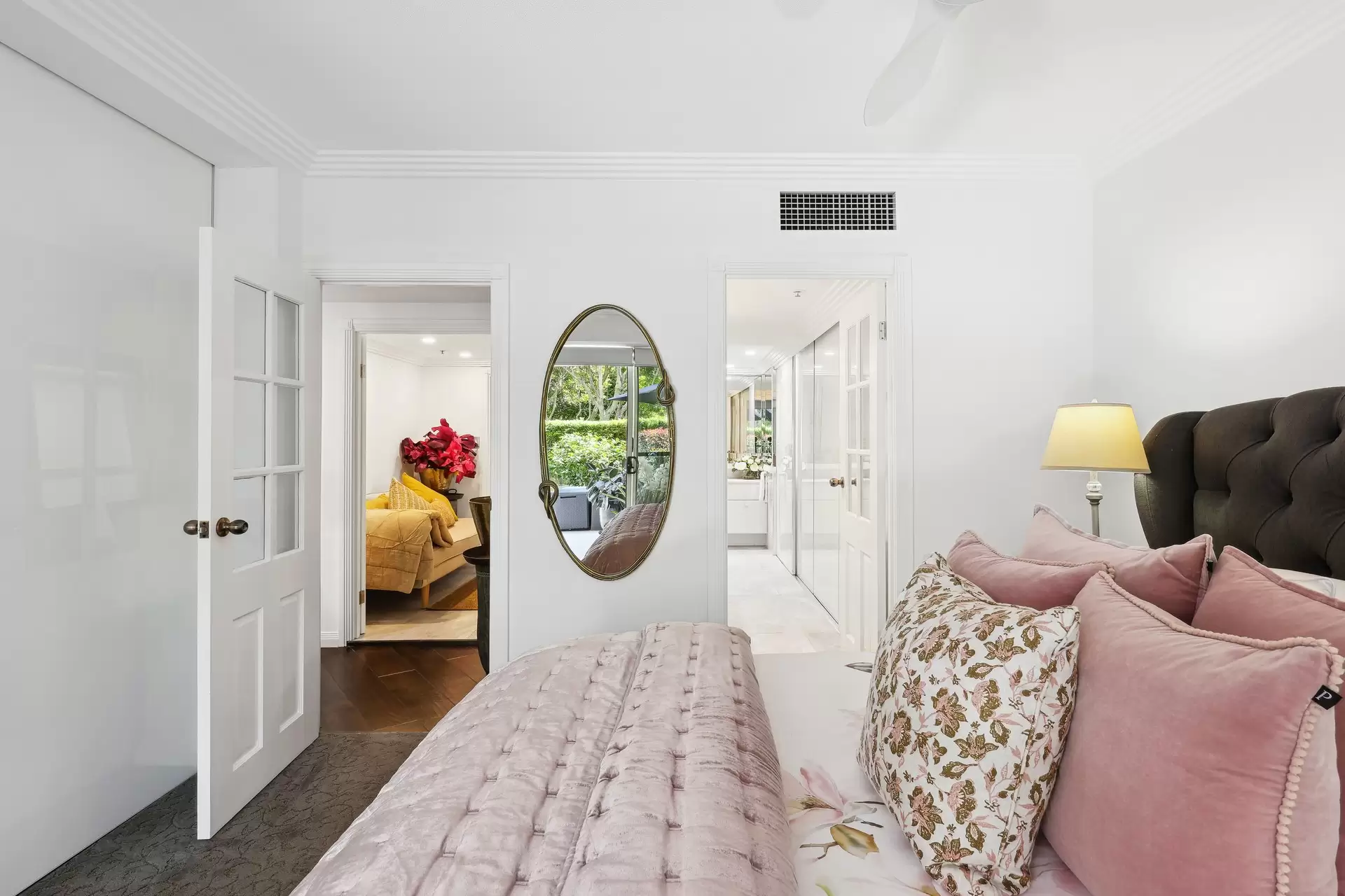 1002/1 Lennie Avenue, Main Beach Sold by Queensland Sotheby's International Realty - image 1