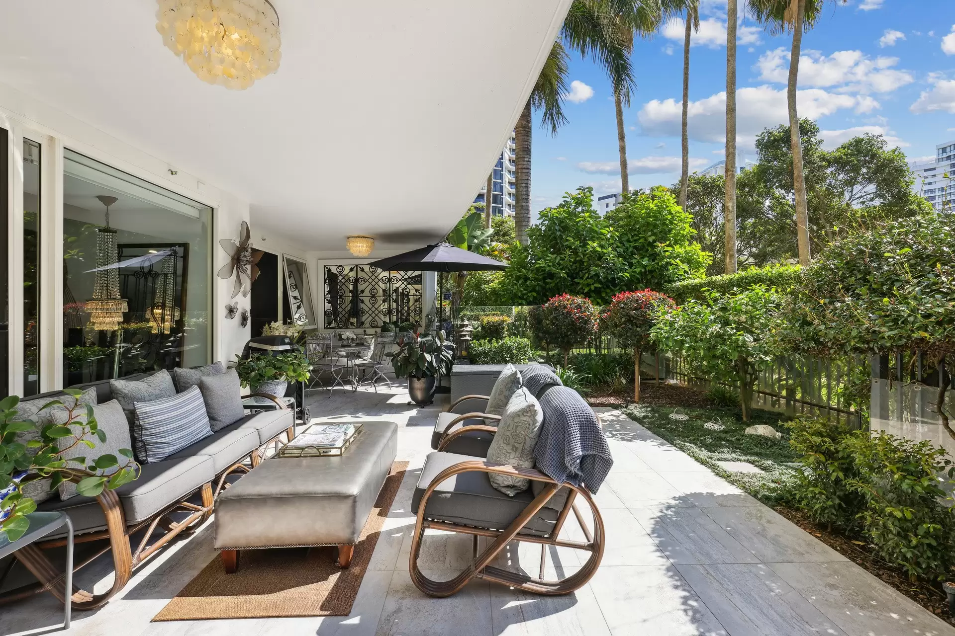 1002/1 Lennie Avenue, Main Beach Sold by Queensland Sotheby's International Realty - image 1