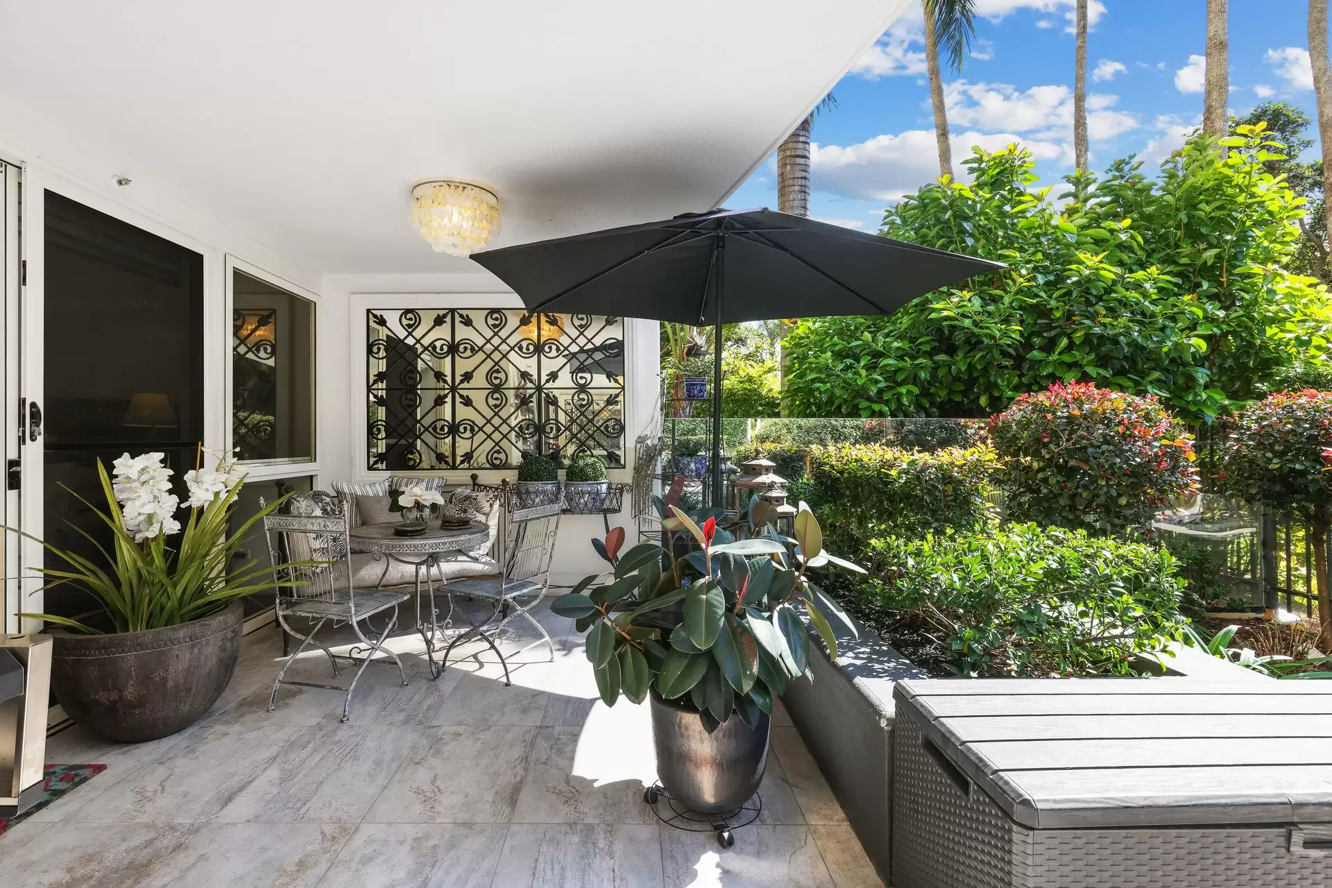 1002/1 Lennie Avenue, Main Beach Sold by Queensland Sotheby's International Realty - image 1