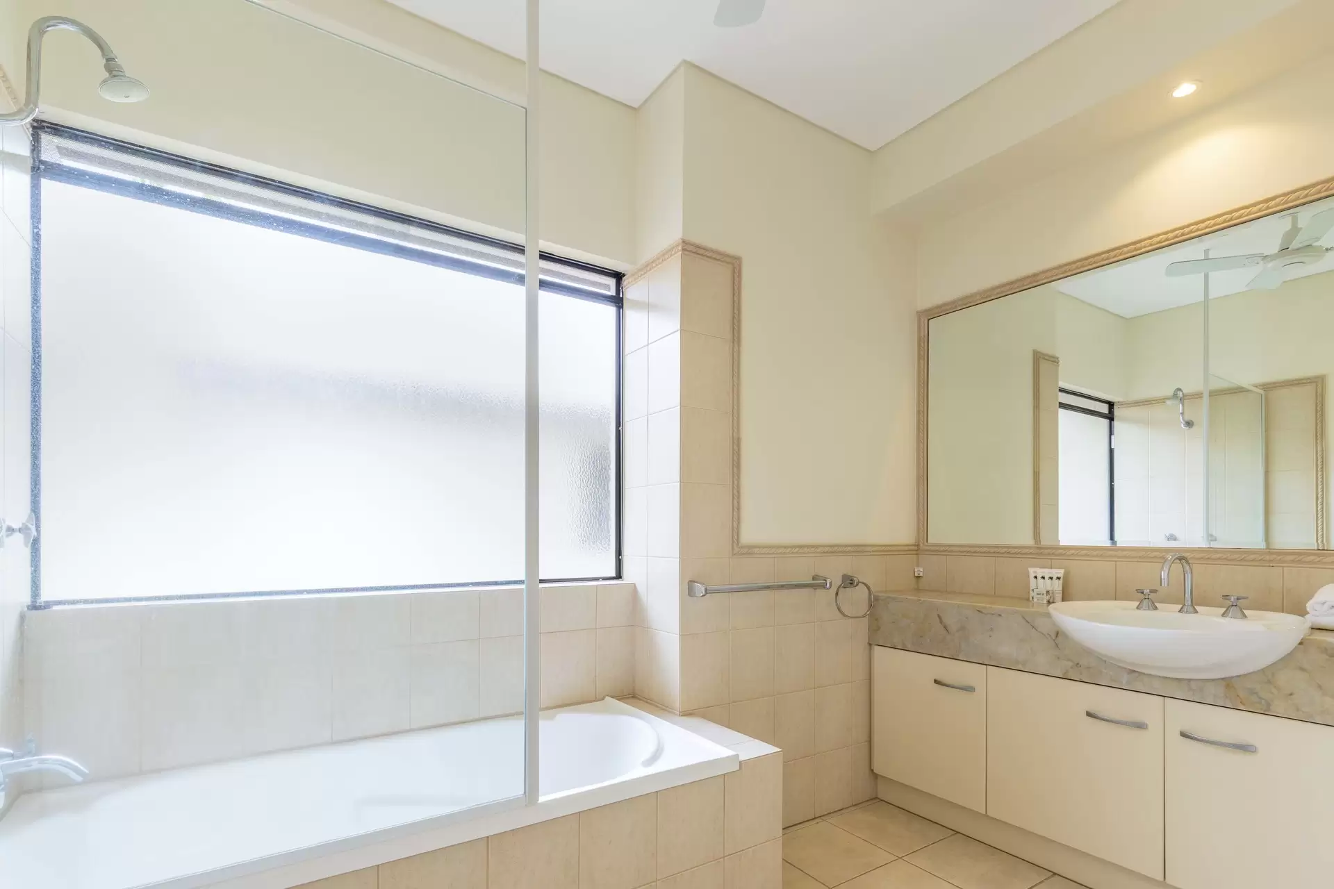 7/11-17 St Crispins Avenue, Port Douglas Sold by  - image 1