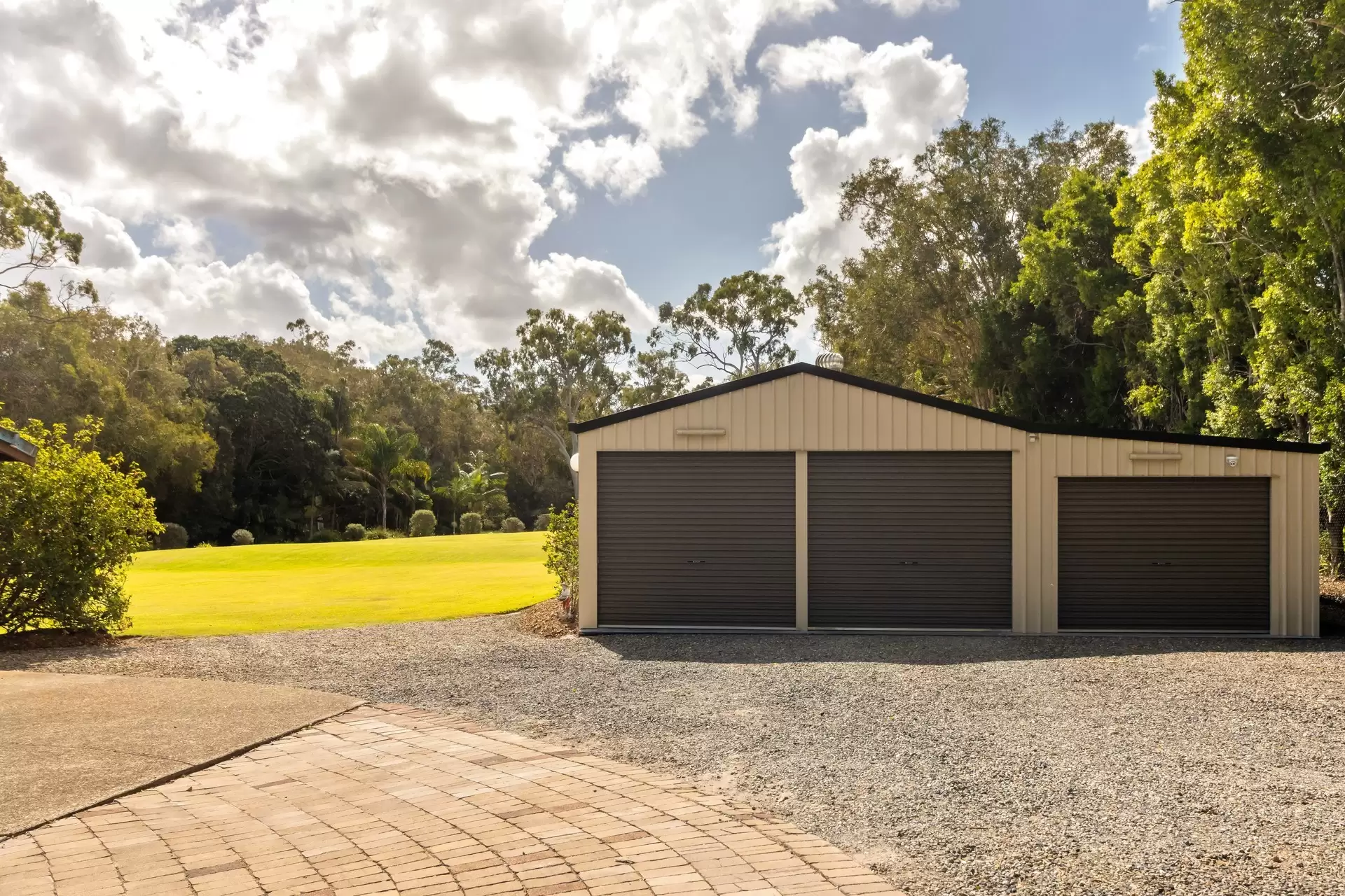 170 Boston Road, Belmont Sold by Queensland Sotheby's International Realty - image 1