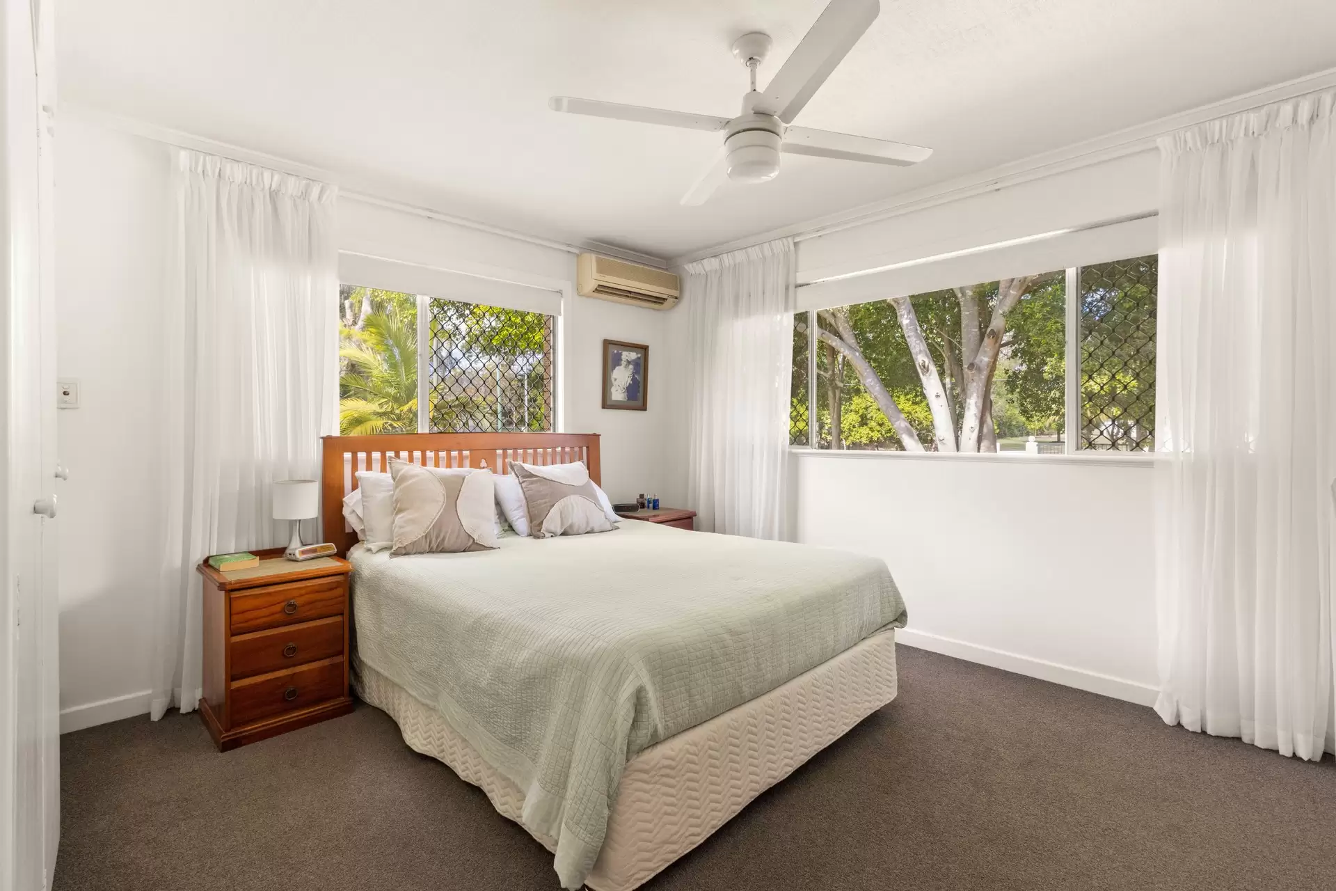 170 Boston Road, Belmont Sold by Queensland Sotheby's International Realty - image 1