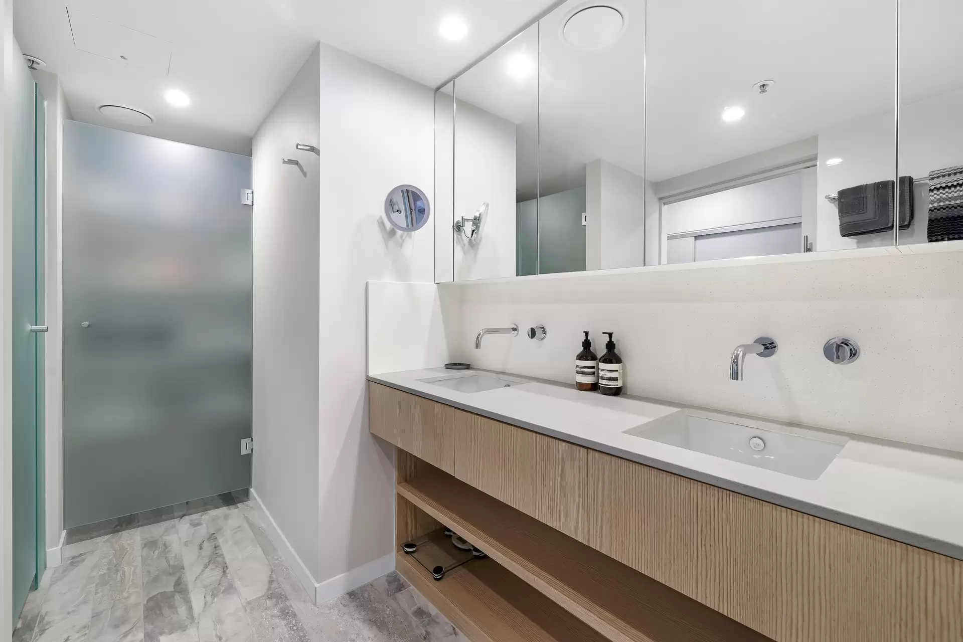 1102/1 Lennie Avenue, Main Beach Sold by Queensland Sotheby's International Realty - image 1
