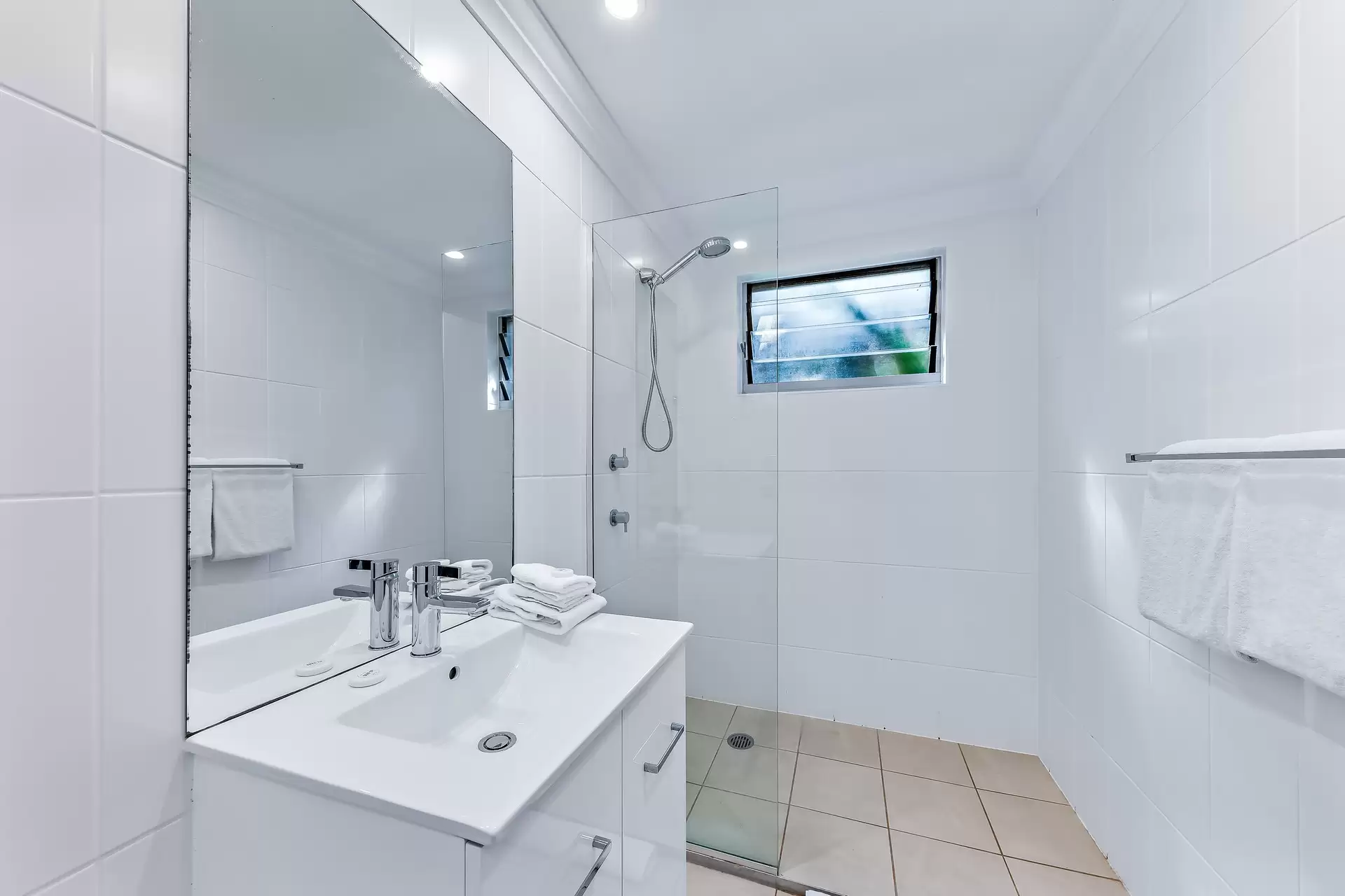 1/2 Banksia Court, Hamilton Island Sold by Queensland Sotheby's International Realty - image 1