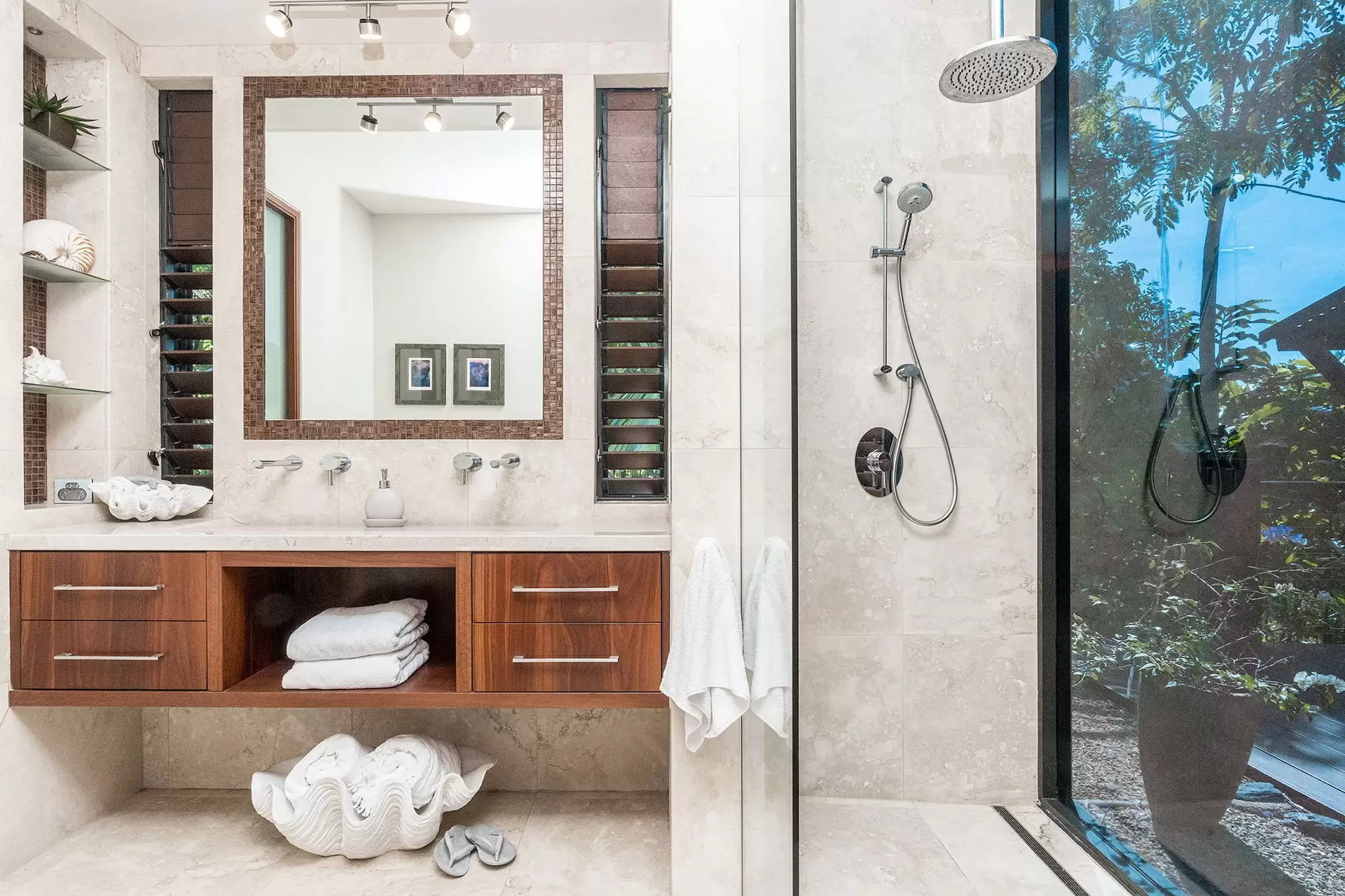 43 Esplanade, Garners Beach Sold by Queensland Sotheby's International Realty - image 1