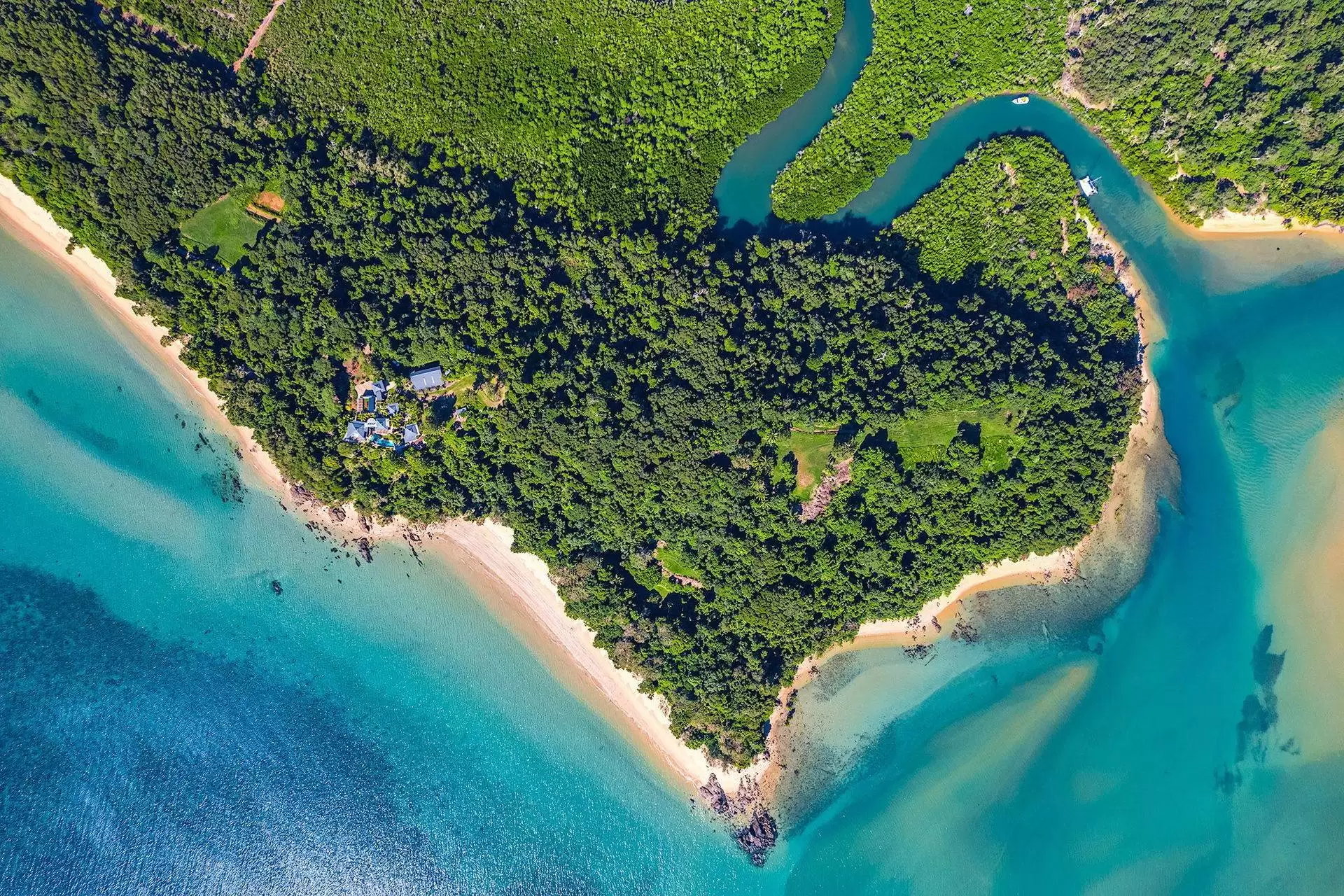 43 Esplanade, Garners Beach Sold by Queensland Sotheby's International Realty - image 1