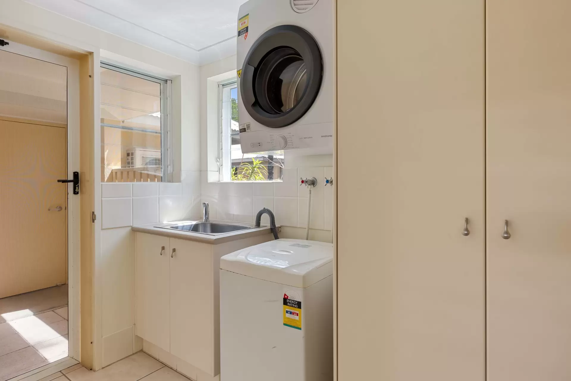 15/24-70 Nautilus Street, Port Douglas Sold by Queensland Sotheby's International Realty - image 1