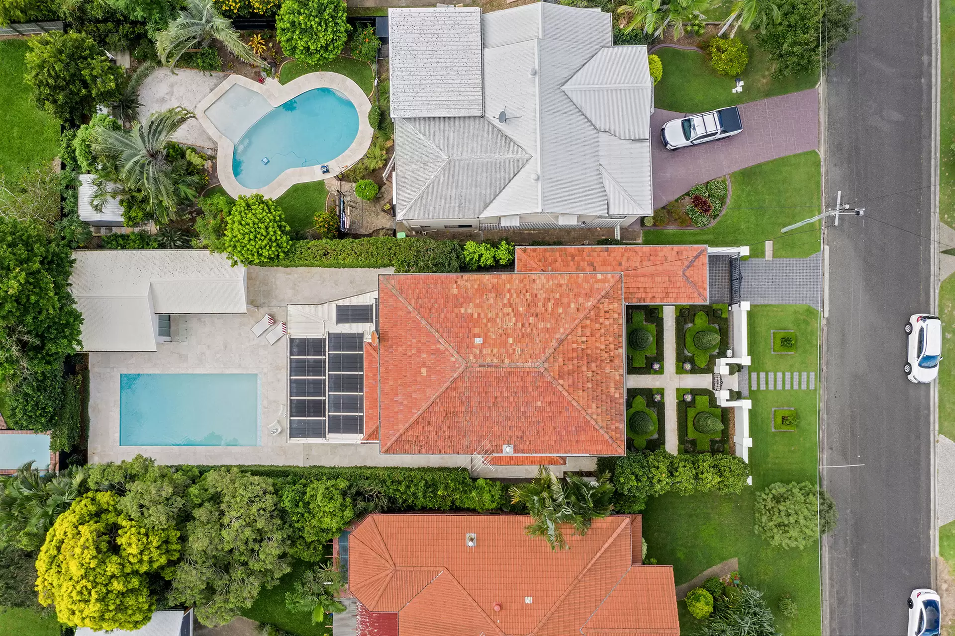 27 Westwood Street, Wavell Heights Sold by Queensland Sotheby's International Realty - image 1