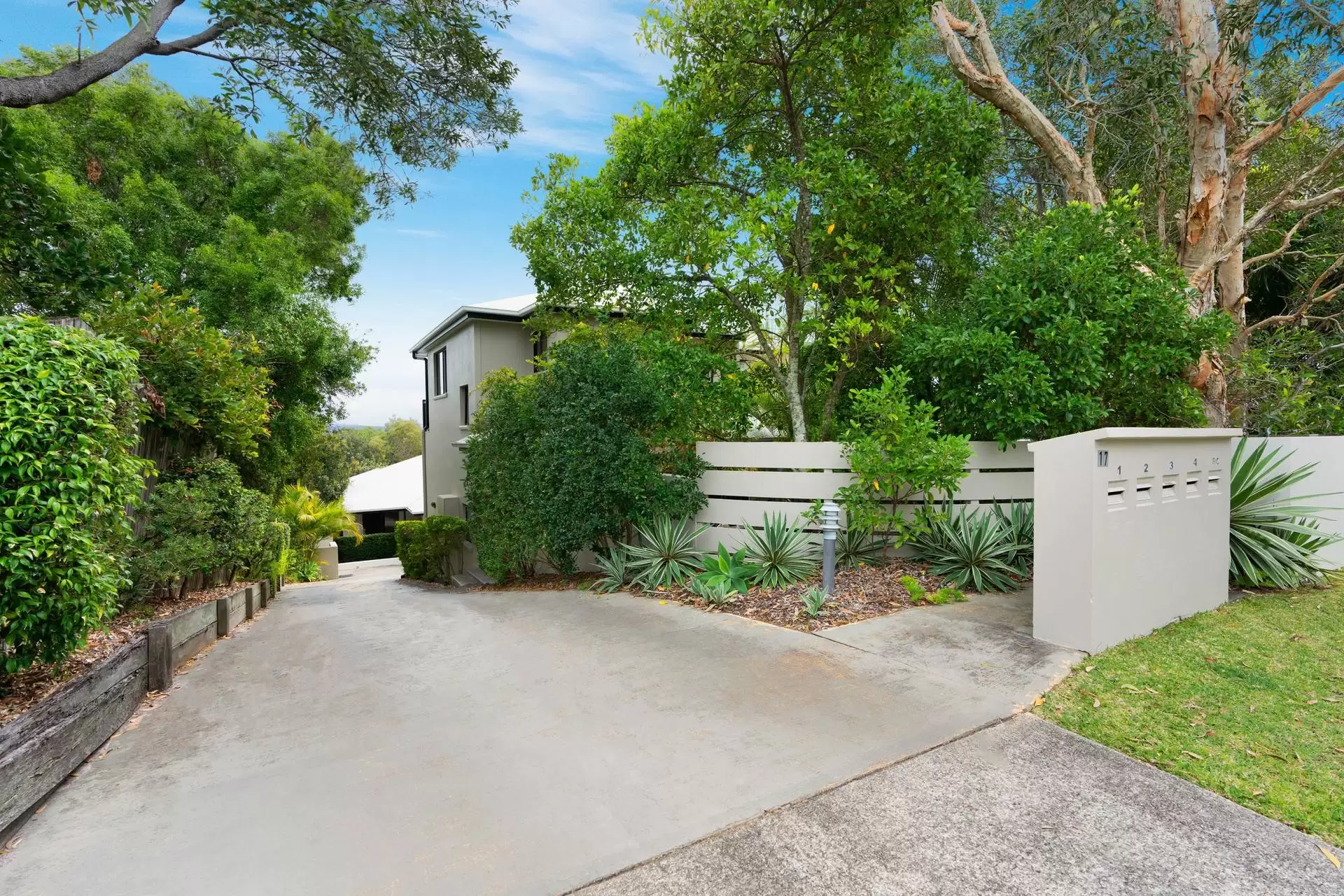 3/17 Advance Place, Sunrise Beach Sold by  - image 1