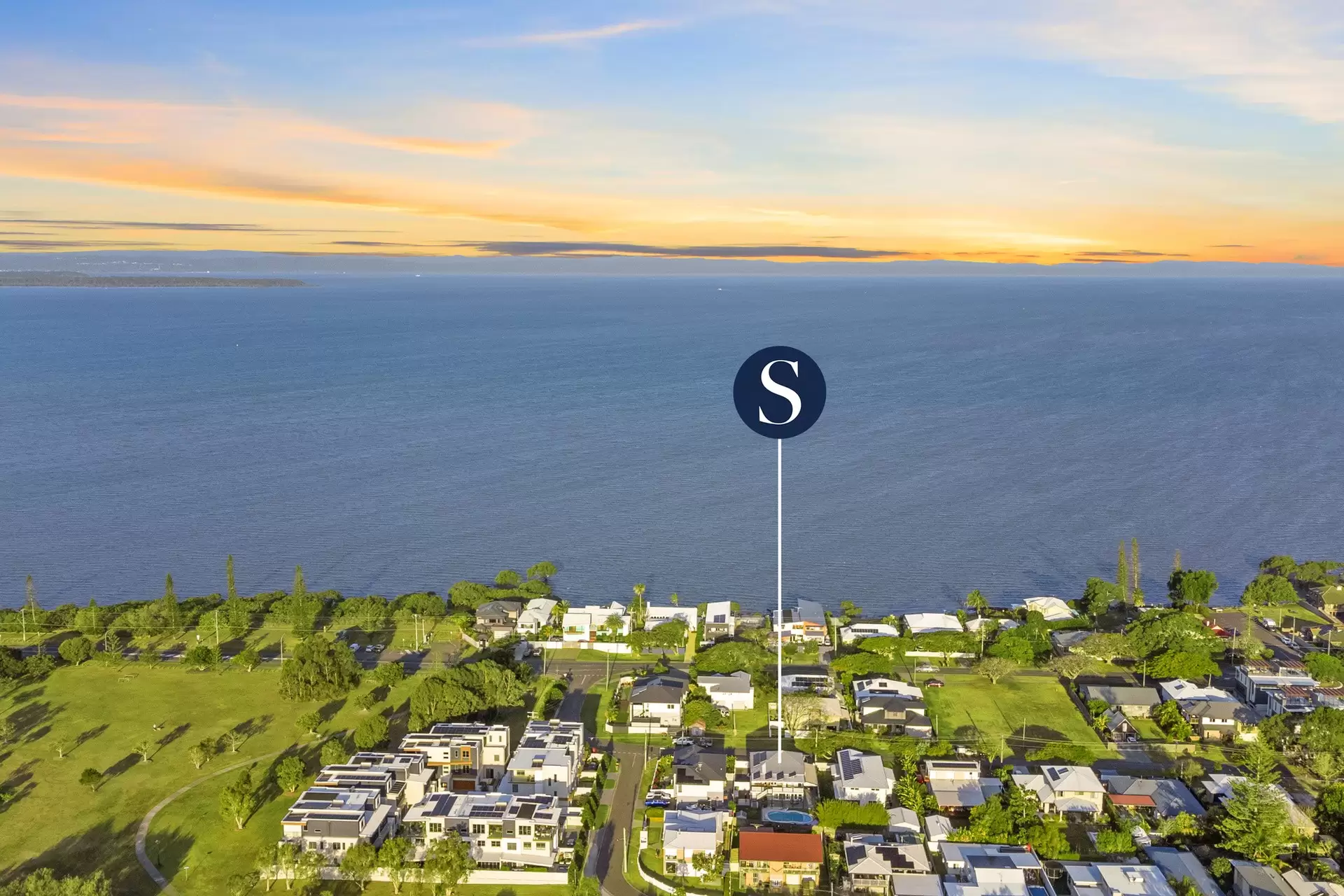 44 Little Shore Street, Cleveland Sold by Queensland Sotheby's International Realty - image 1