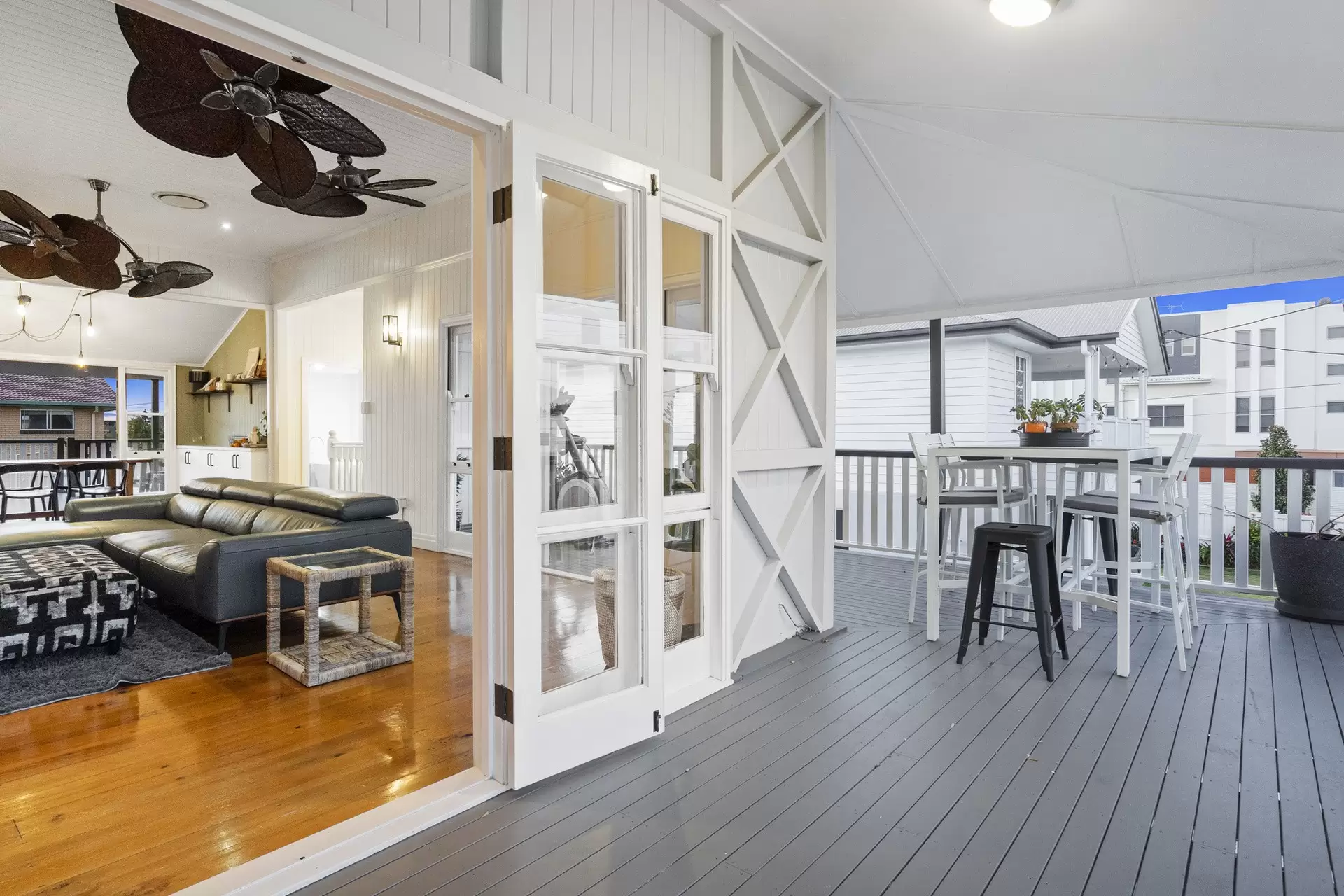 44 Little Shore Street, Cleveland Sold by Queensland Sotheby's International Realty - image 1