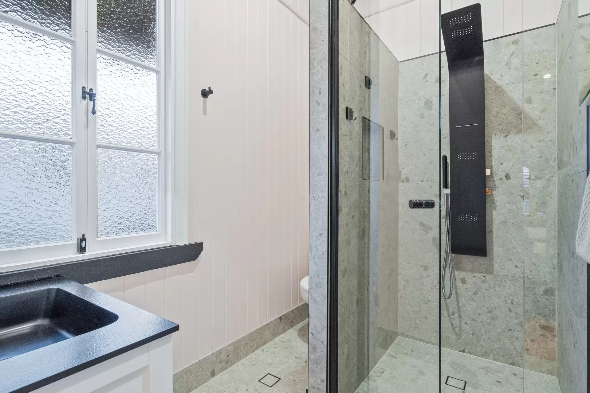 44 Little Shore Street, Cleveland Sold by Queensland Sotheby's International Realty - image 1
