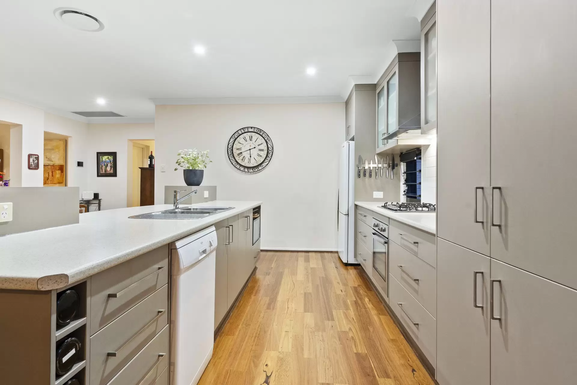 20 Riseborough Terrace, Cleveland Sold by  - image 1