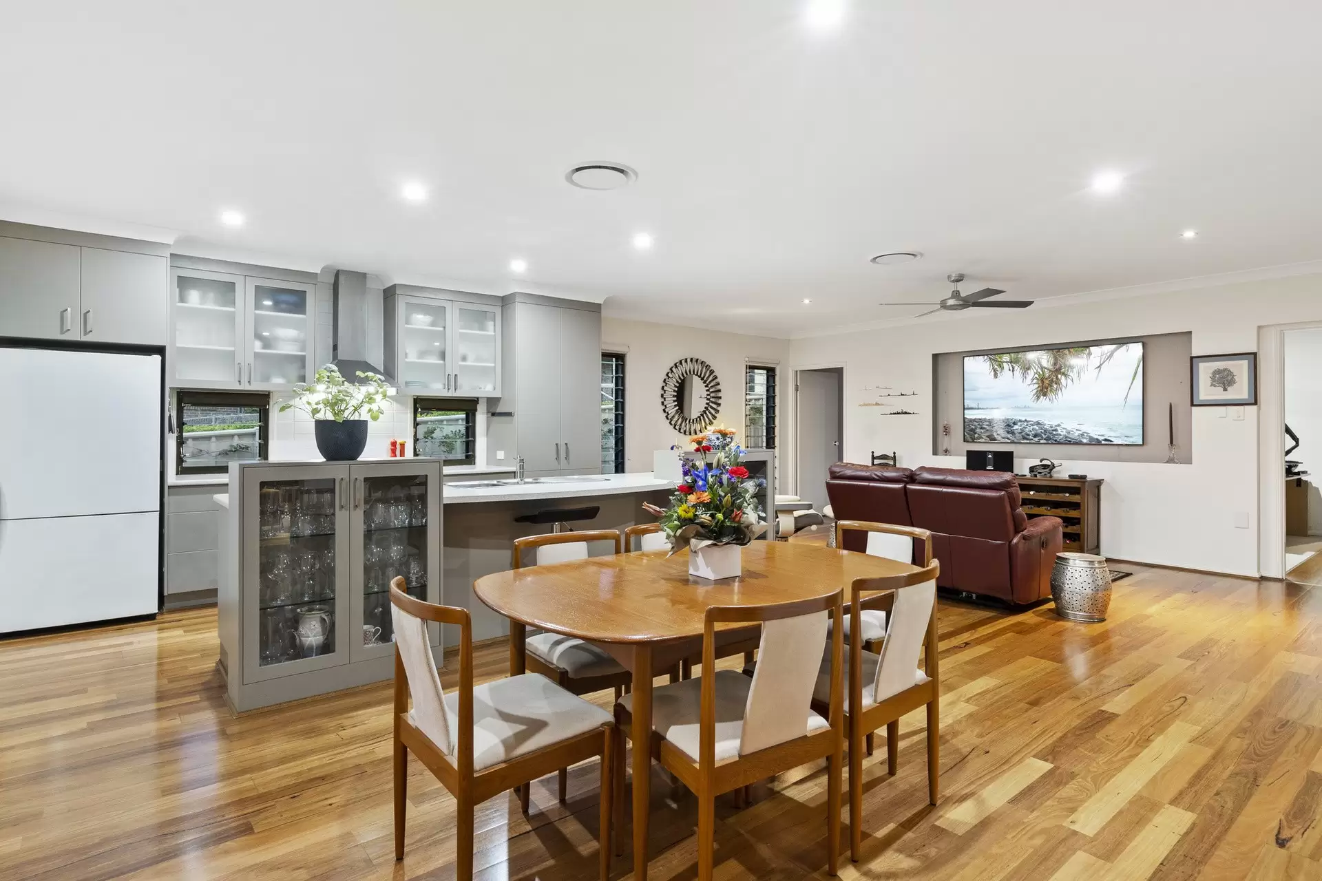20 Riseborough Terrace, Cleveland Sold by Queensland Sotheby's International Realty - image 1