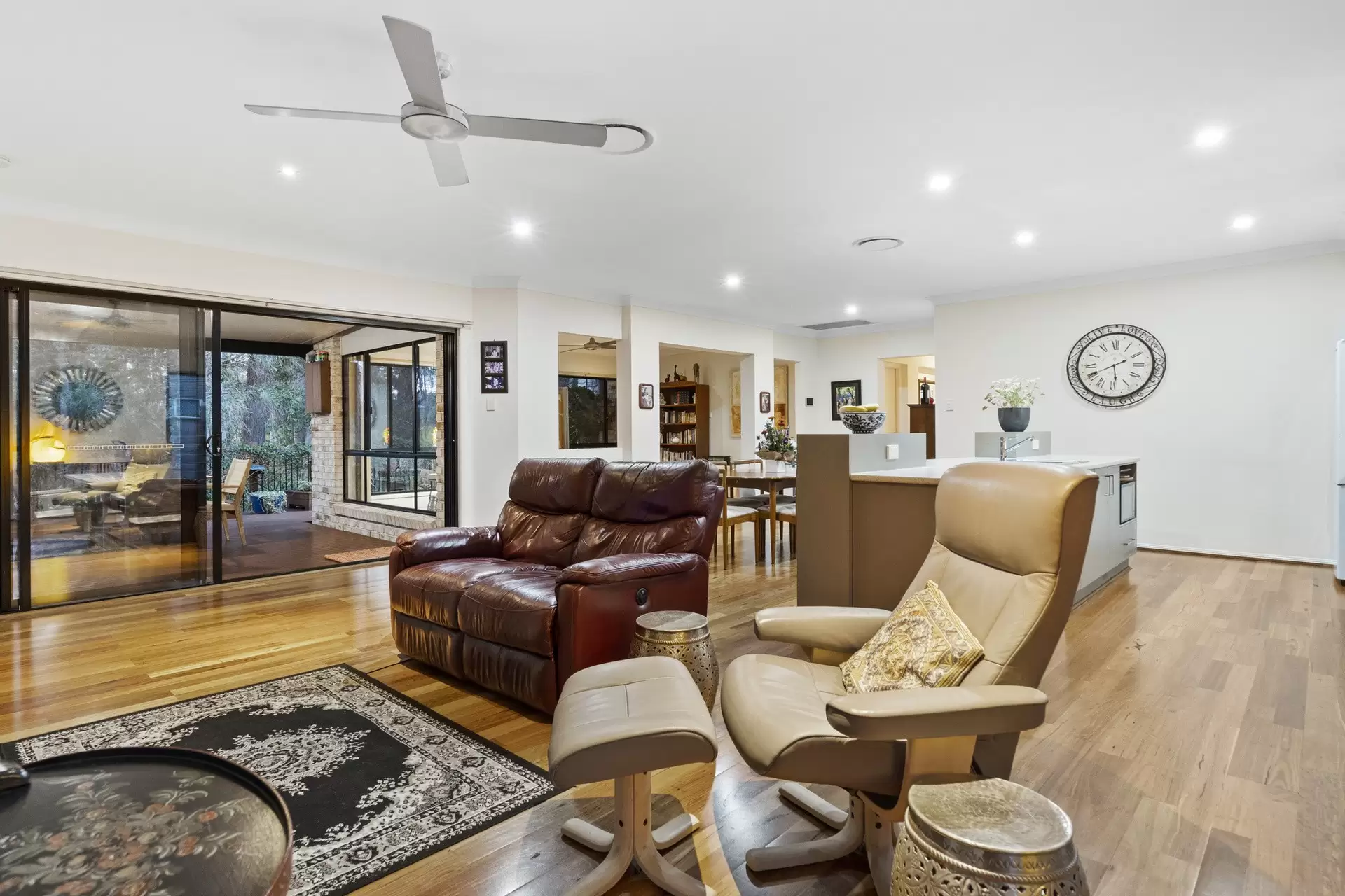 20 Riseborough Terrace, Cleveland Sold by Queensland Sotheby's International Realty - image 1