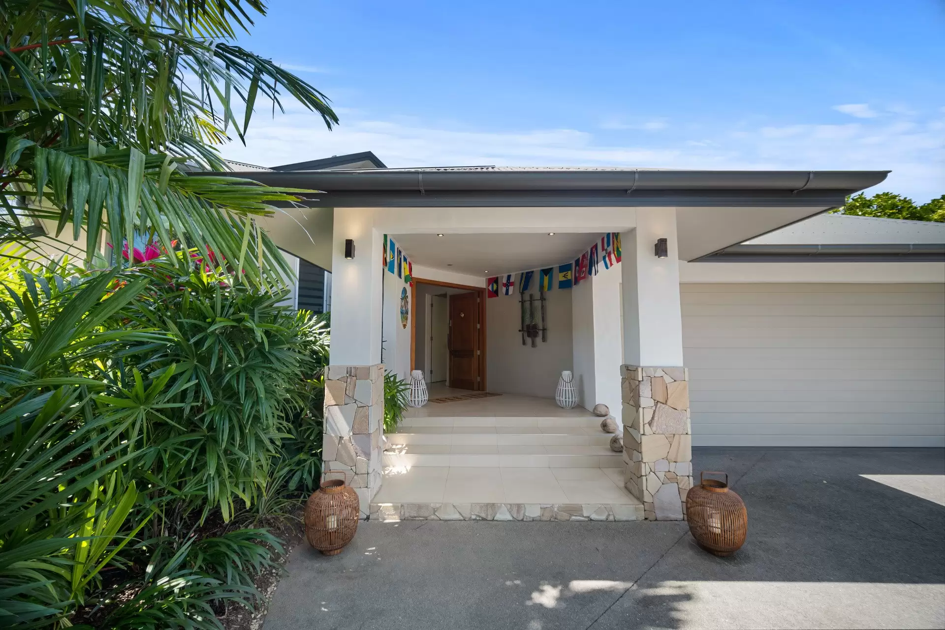 31 Ulysses Avenue, Port Douglas Sold by Queensland Sotheby's International Realty - image 1