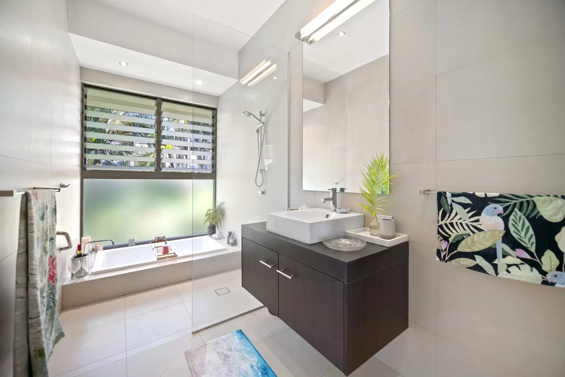 31 Ulysses Avenue, Port Douglas Sold by Queensland Sotheby's International Realty - image 1