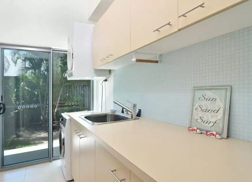 31 Ulysses Avenue, Port Douglas Sold by Queensland Sotheby's International Realty - image 1