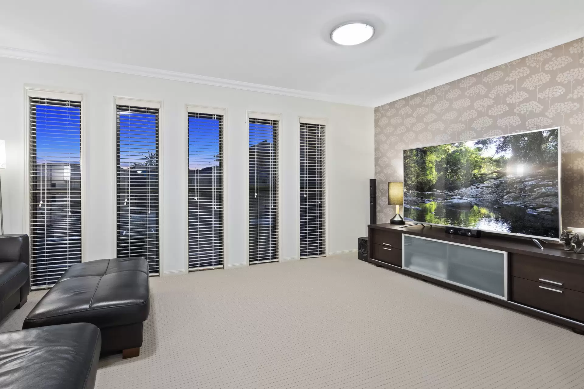 11 Moreton Road, Thornlands Sold by  - image 1