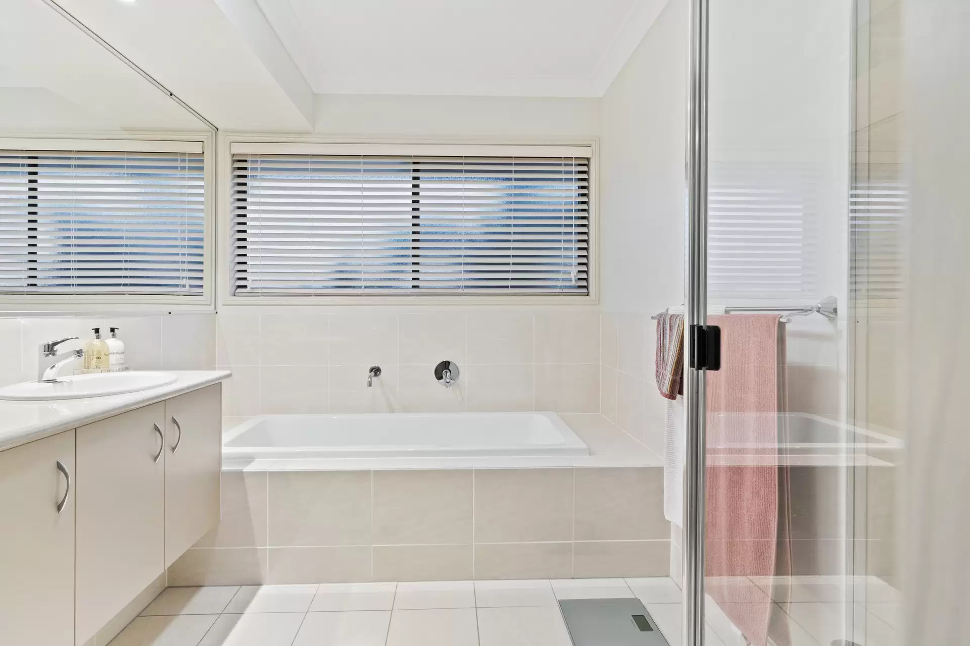 11 Moreton Road, Thornlands Sold by Queensland Sotheby's International Realty - image 1