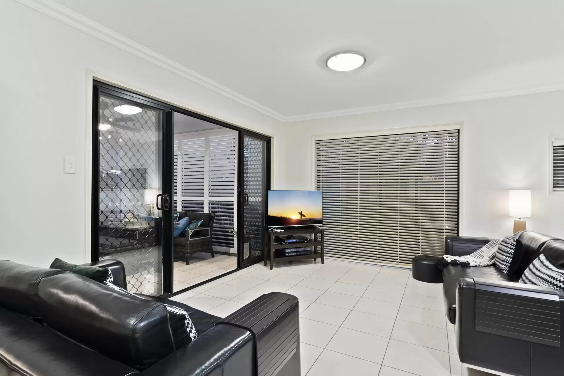 11 Moreton Road, Thornlands Sold by Queensland Sotheby's International Realty - image 1