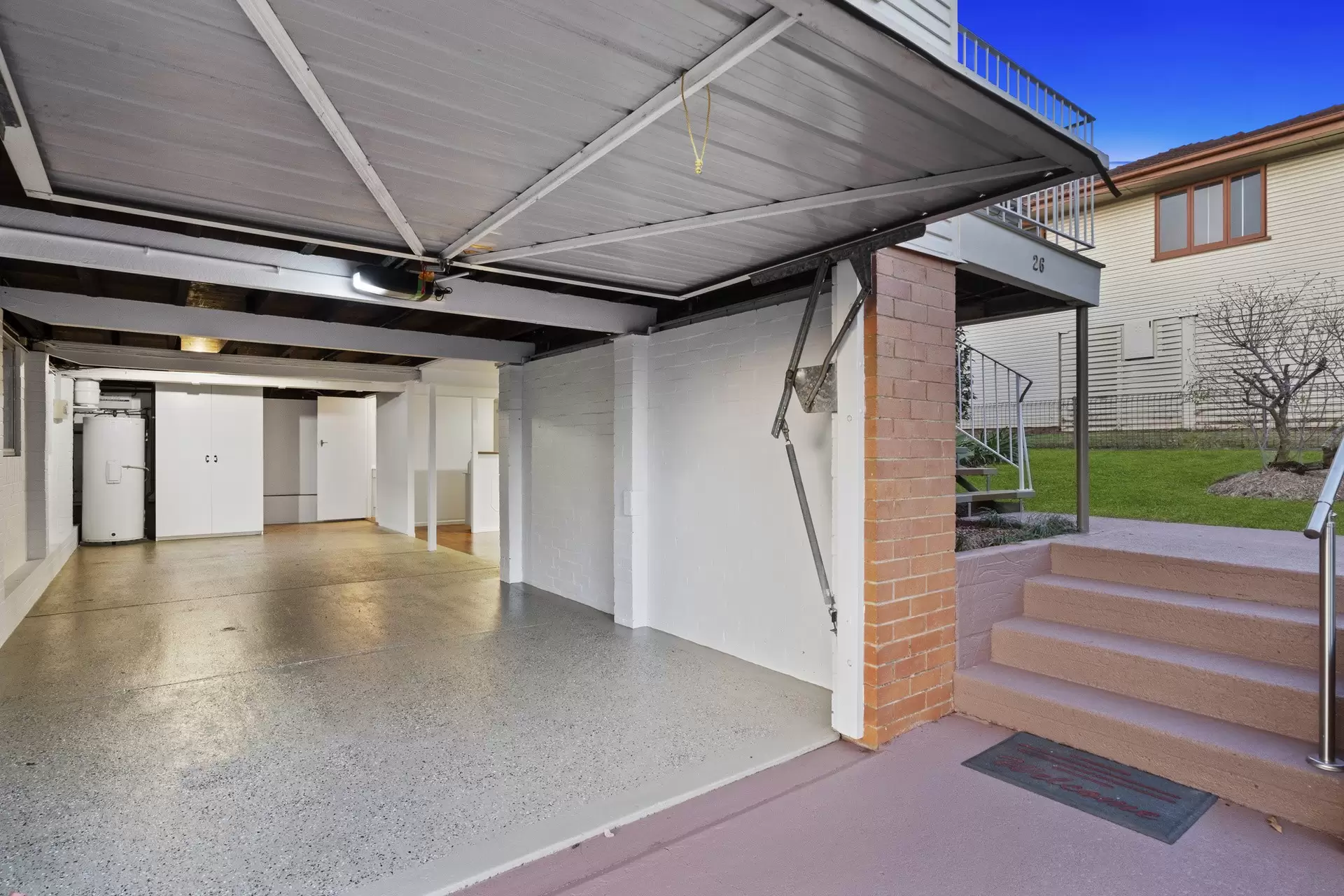26 Talwong Street, Manly West Sold by Queensland Sotheby's International Realty - image 1