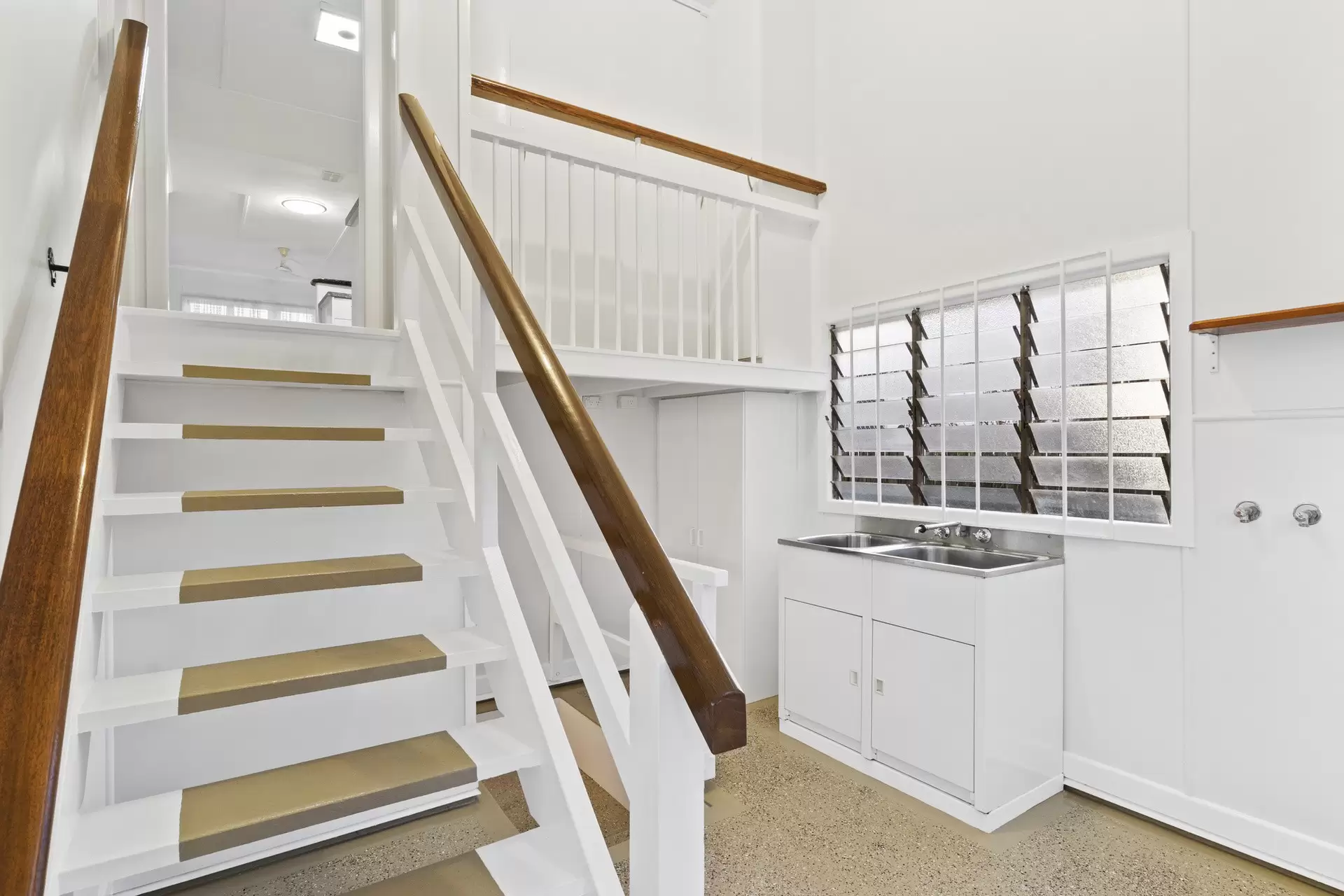 26 Talwong Street, Manly West Sold by Queensland Sotheby's International Realty - image 1