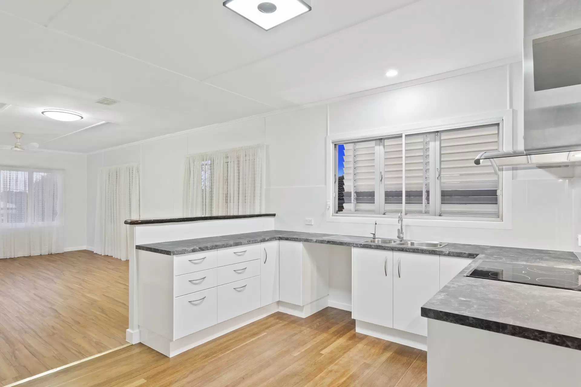26 Talwong Street, Manly West Sold by  - image 1