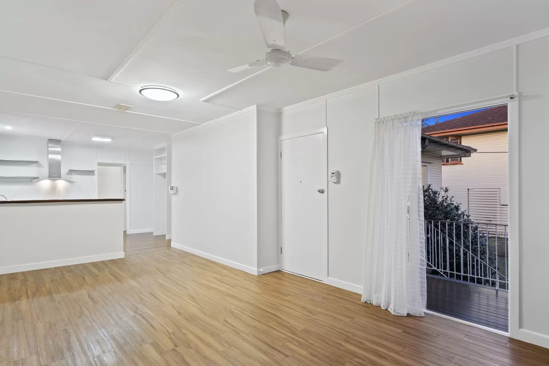 26 Talwong Street, Manly West Sold by Queensland Sotheby's International Realty - image 1