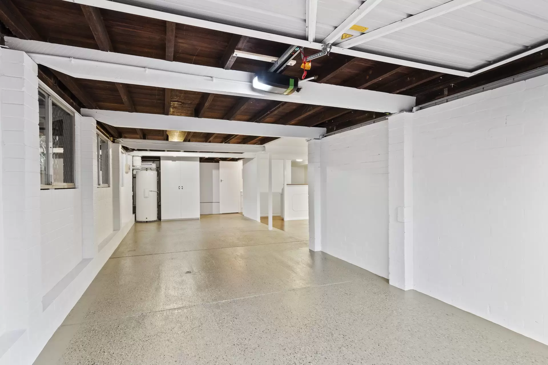 26 Talwong Street, Manly West Sold by Queensland Sotheby's International Realty - image 1