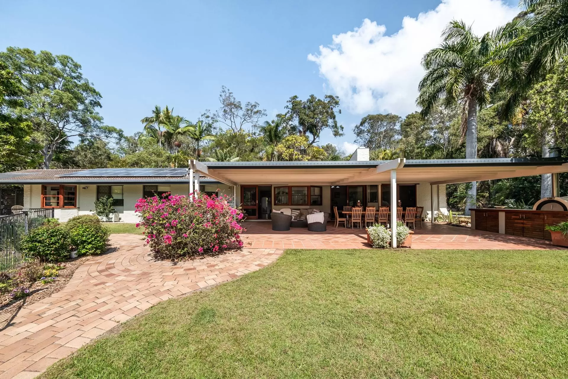 553 Grassdale Road, Gumdale Sold by  - image 1