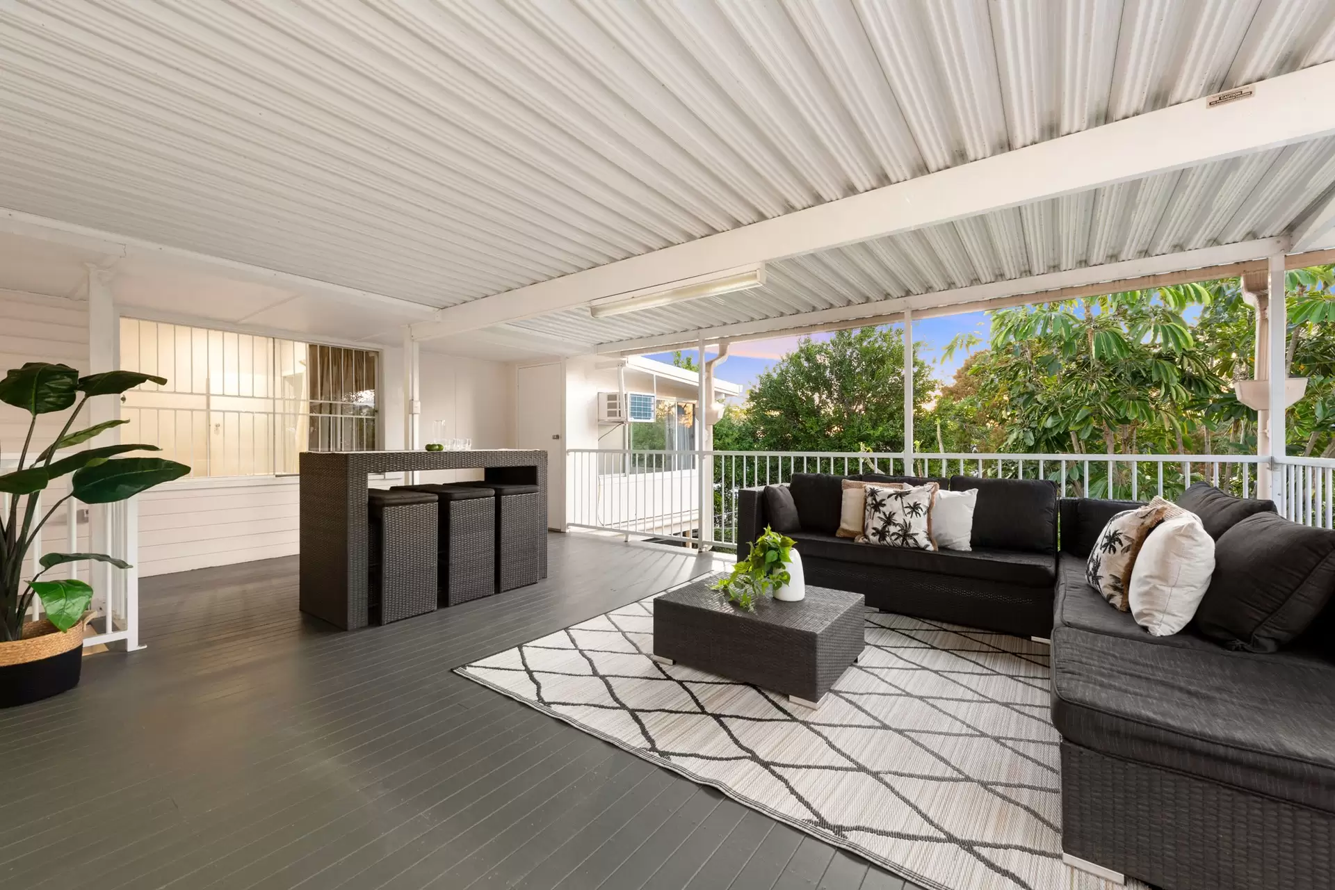 52 Virginia Avenue, Hawthorne Sold by Queensland Sotheby's International Realty - image 1