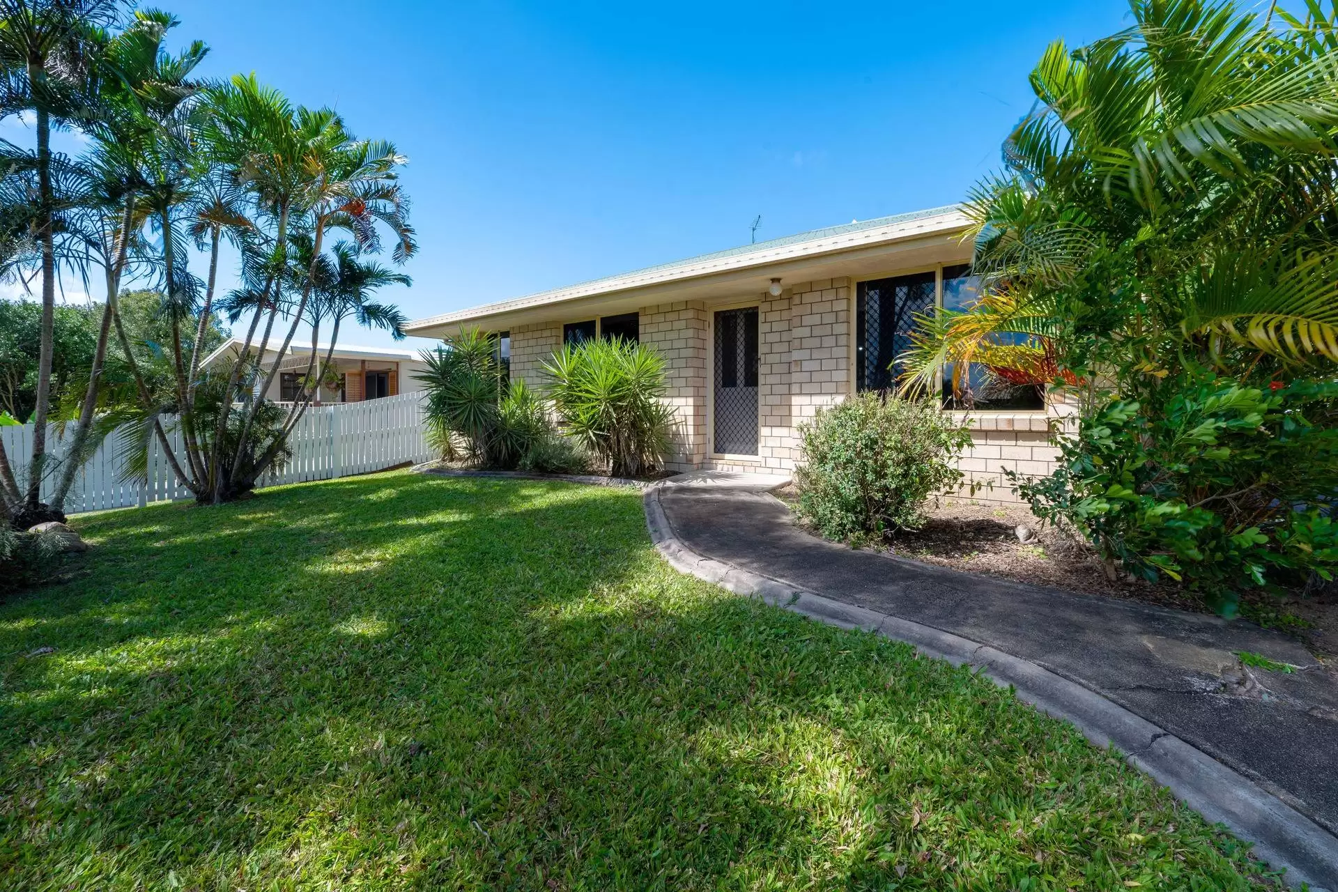 14 O'Hanlon Crescent, Mount Julian Sold by Queensland Sotheby's International Realty - image 1