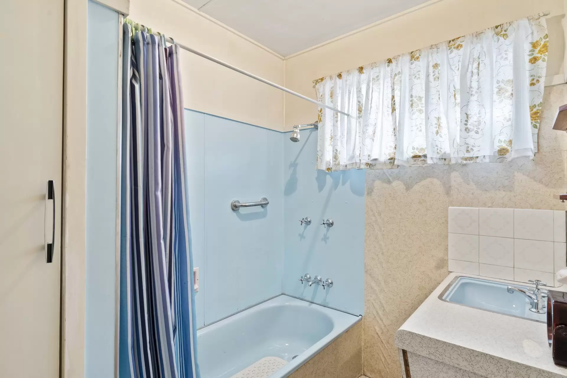 69 Queen Street, Cleveland Sold by Queensland Sotheby's International Realty - image 1
